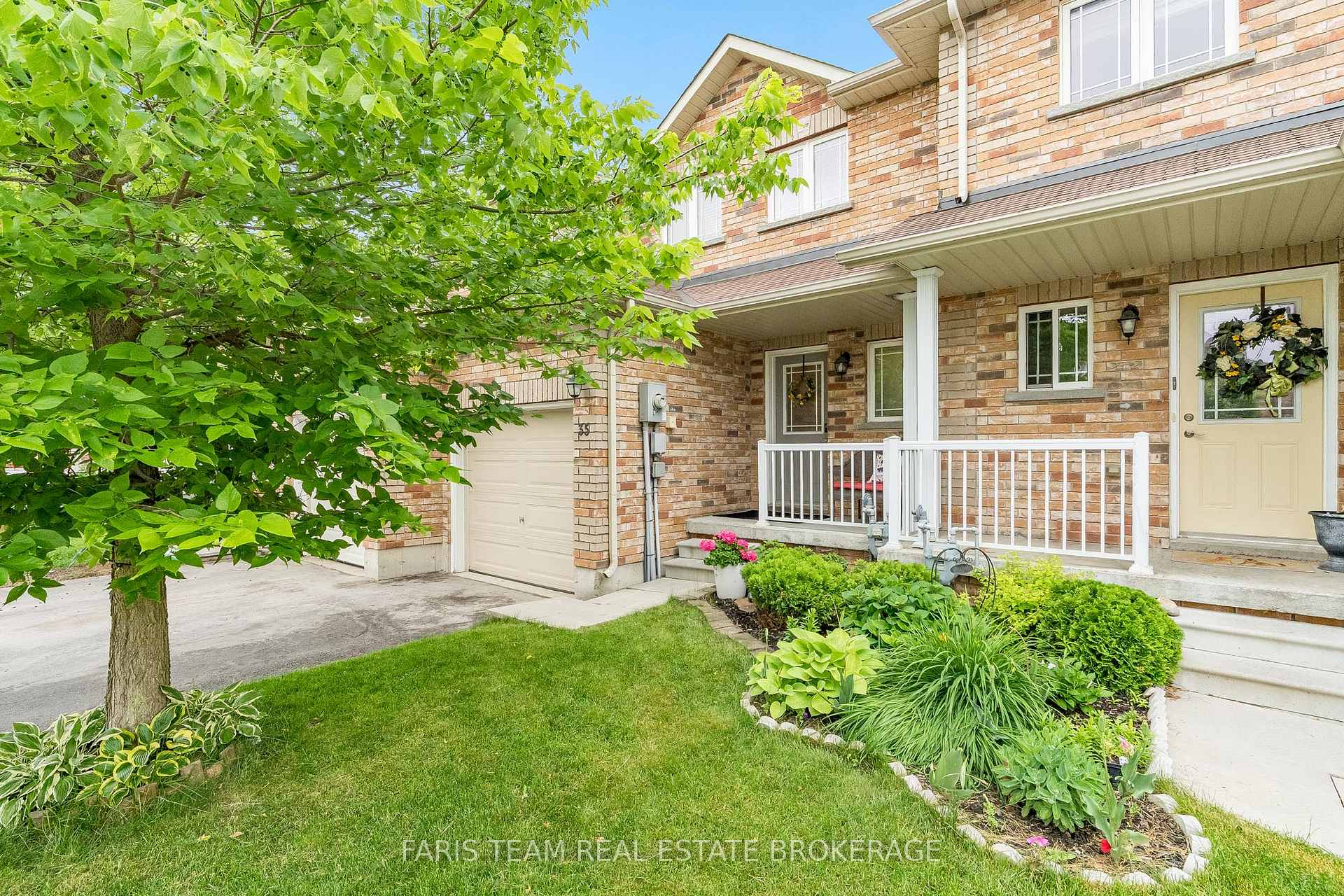 Photo 3 of 35 Southwoods Crescent, Barrie, Holly — HOMEH