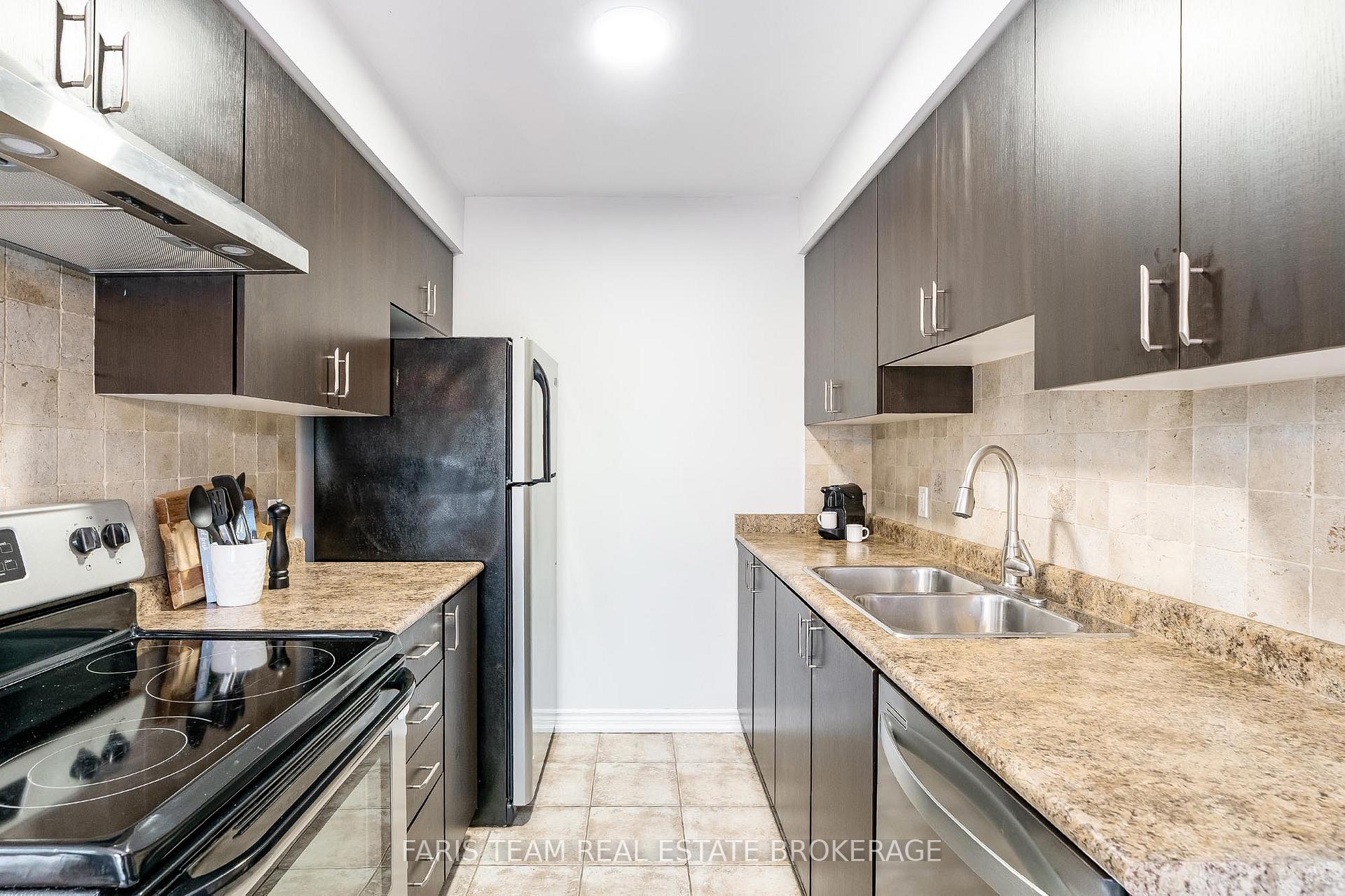 Photo 4 of 35 Southwoods Crescent, Barrie, Holly — HOMEH