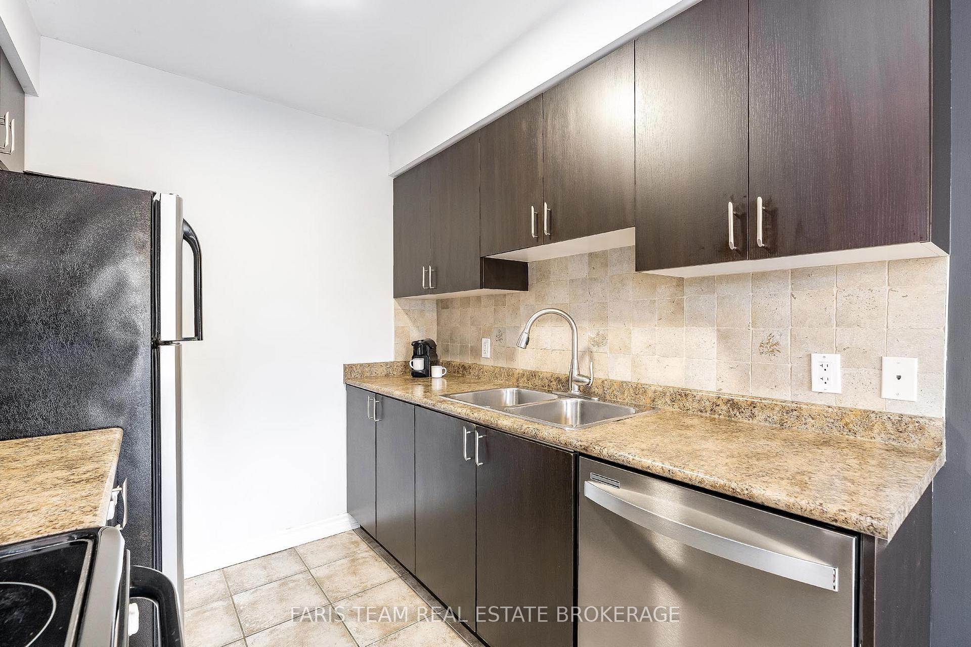 Photo 5 of 35 Southwoods Crescent, Barrie, Holly — HOMEH