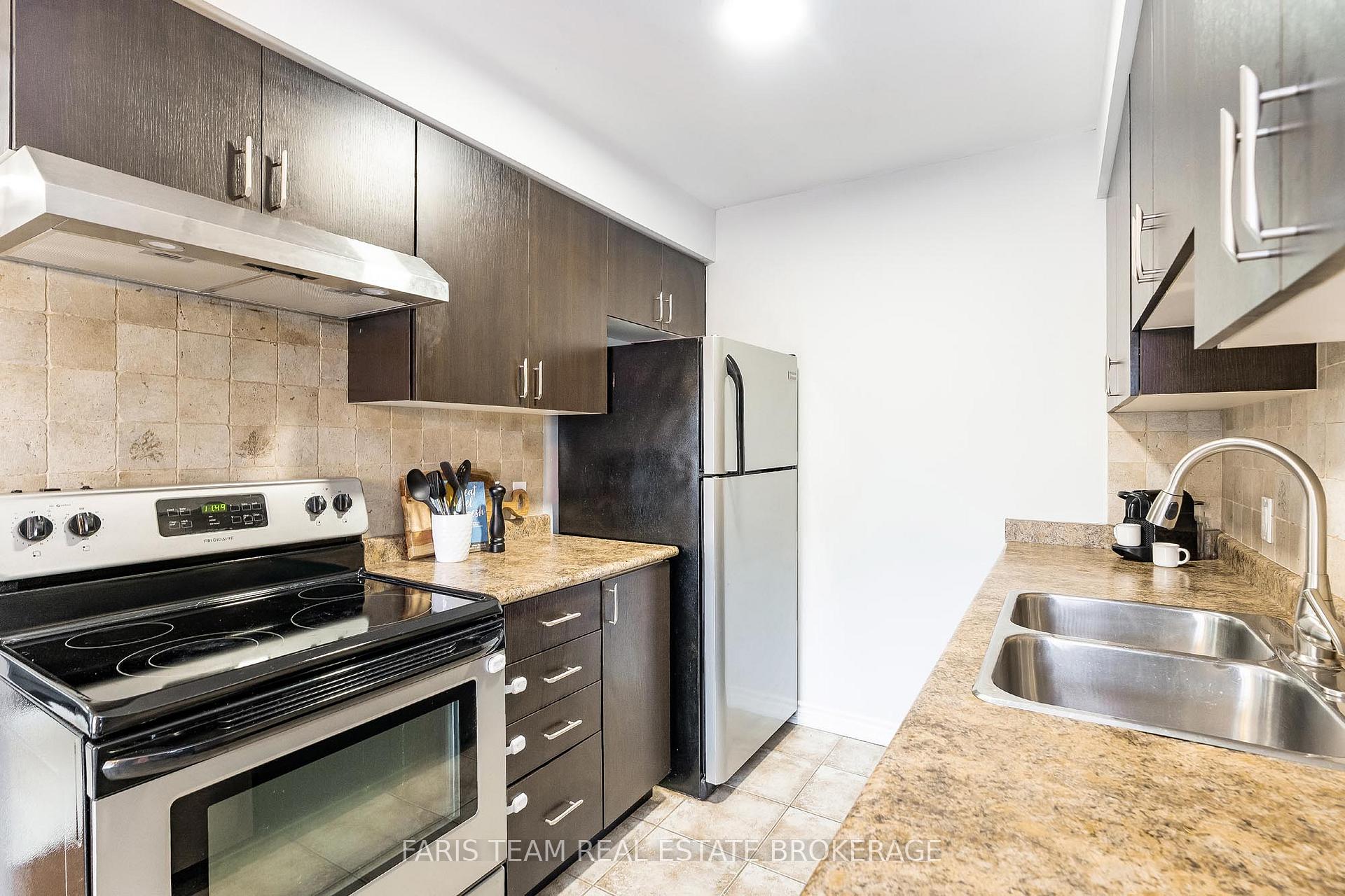 Photo 6 of 35 Southwoods Crescent, Barrie, Holly — HOMEH