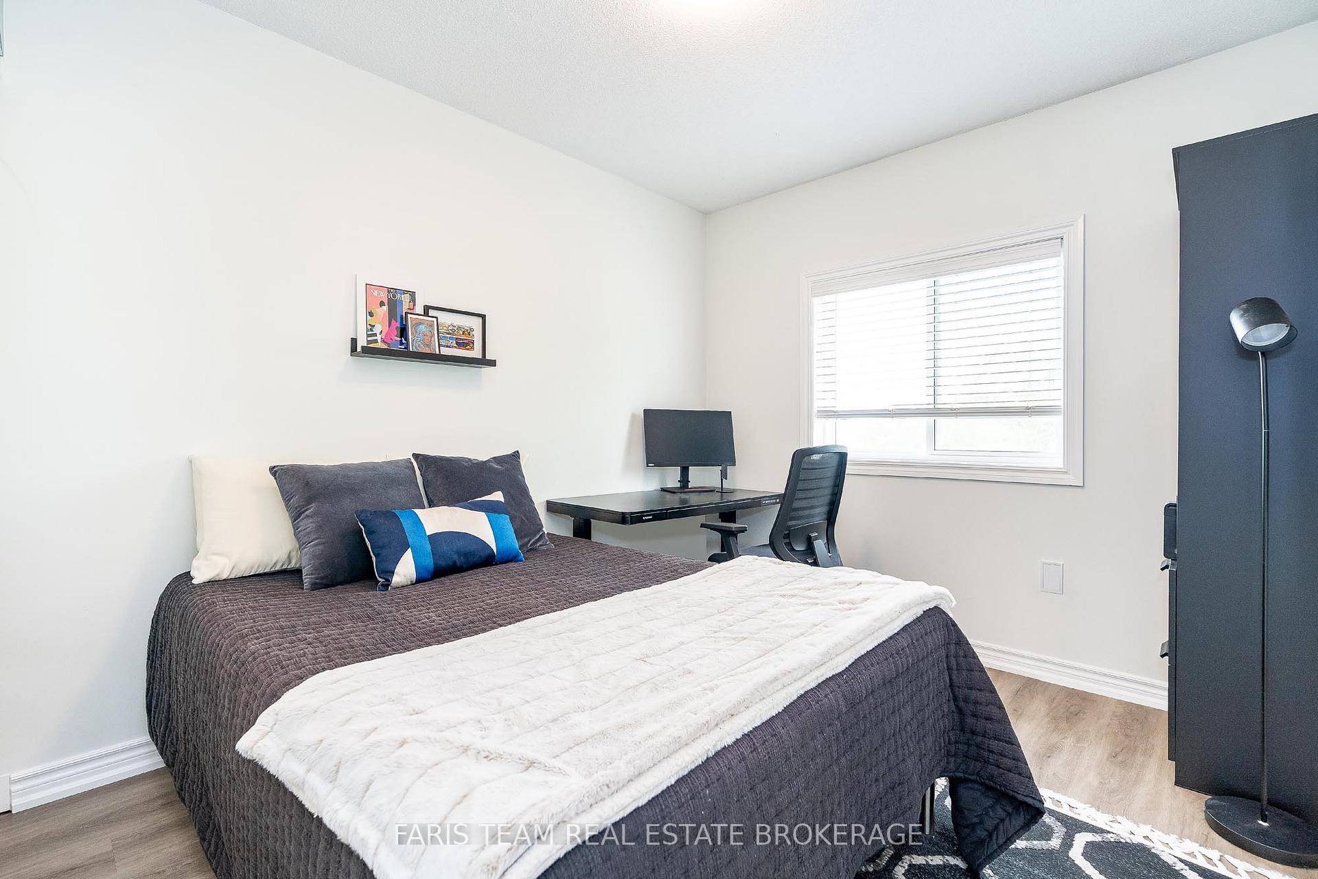 Photo 14 of 35 Southwoods Crescent, Barrie, Holly — HOMEH