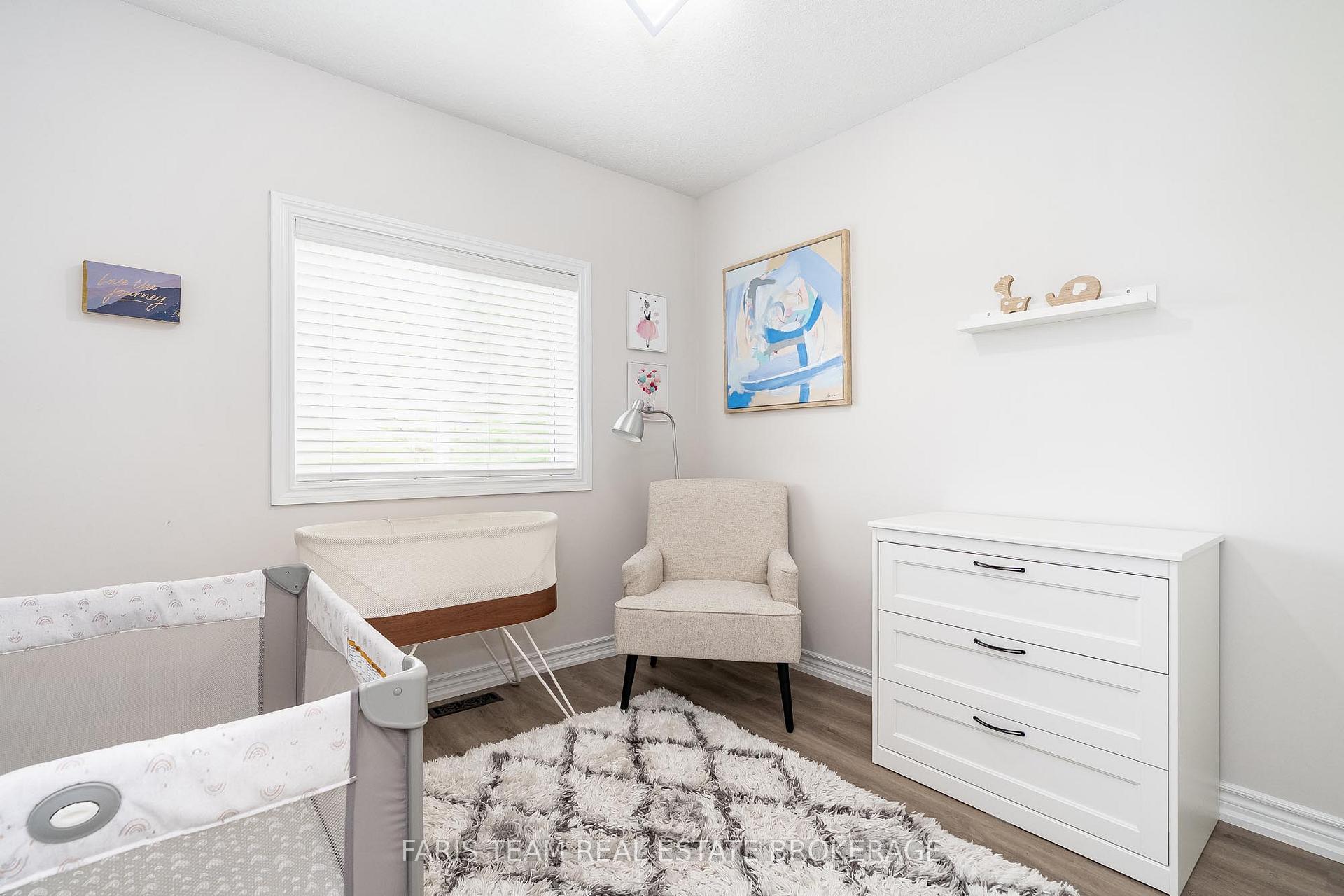 Photo 15 of 35 Southwoods Crescent, Barrie, Holly — HOMEH