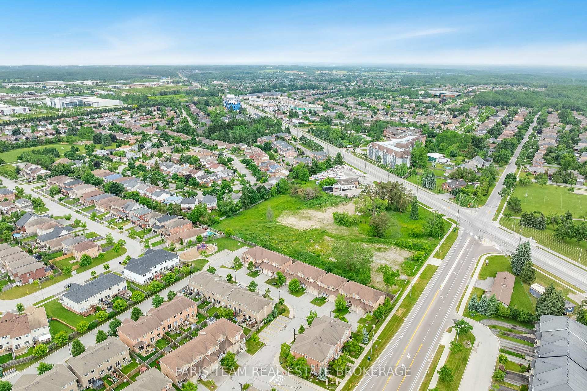 Photo 25 of 35 Southwoods Crescent, Barrie, Holly — HOMEH