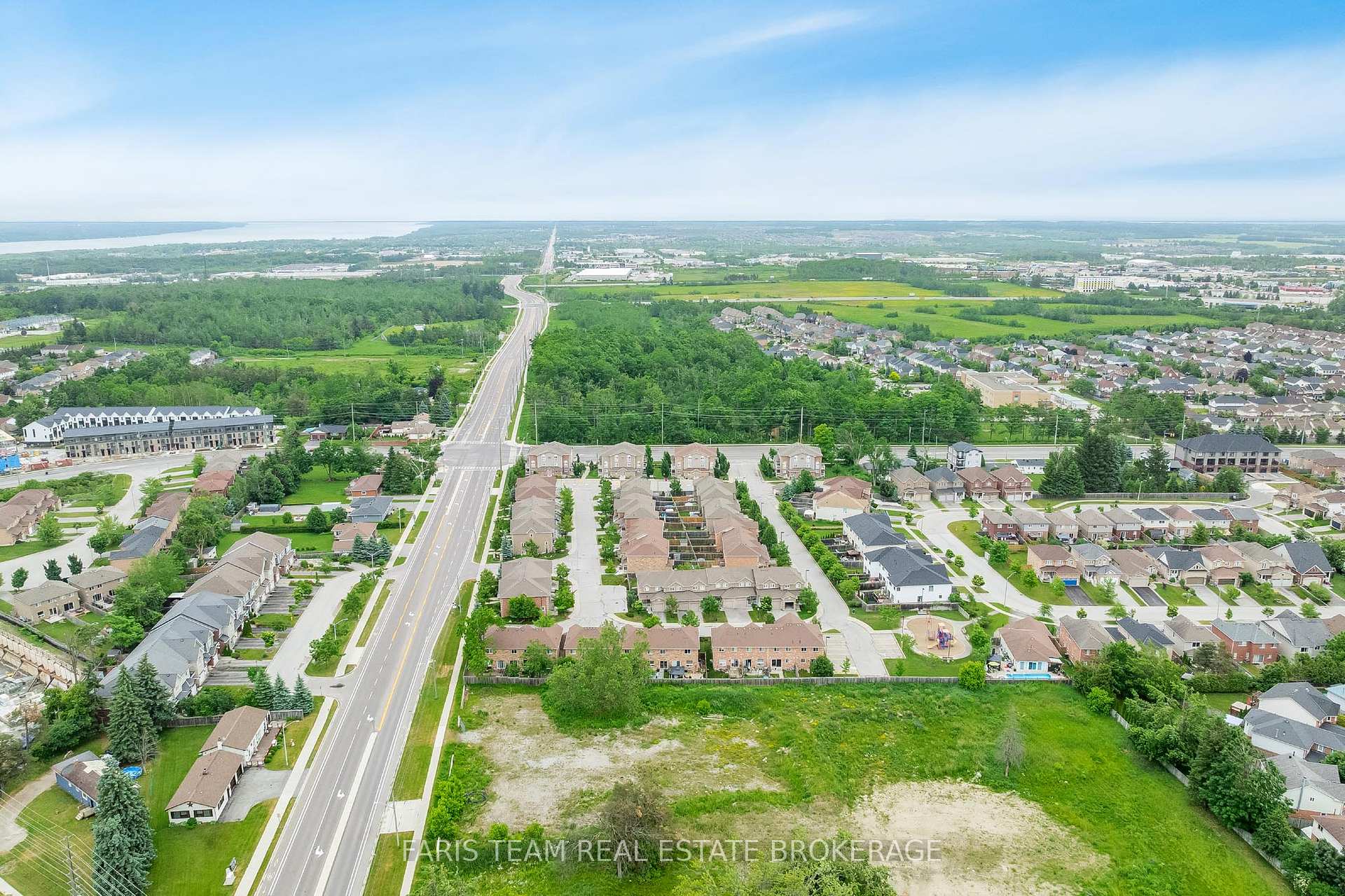 Photo 26 of 35 Southwoods Crescent, Barrie, Holly — HOMEH
