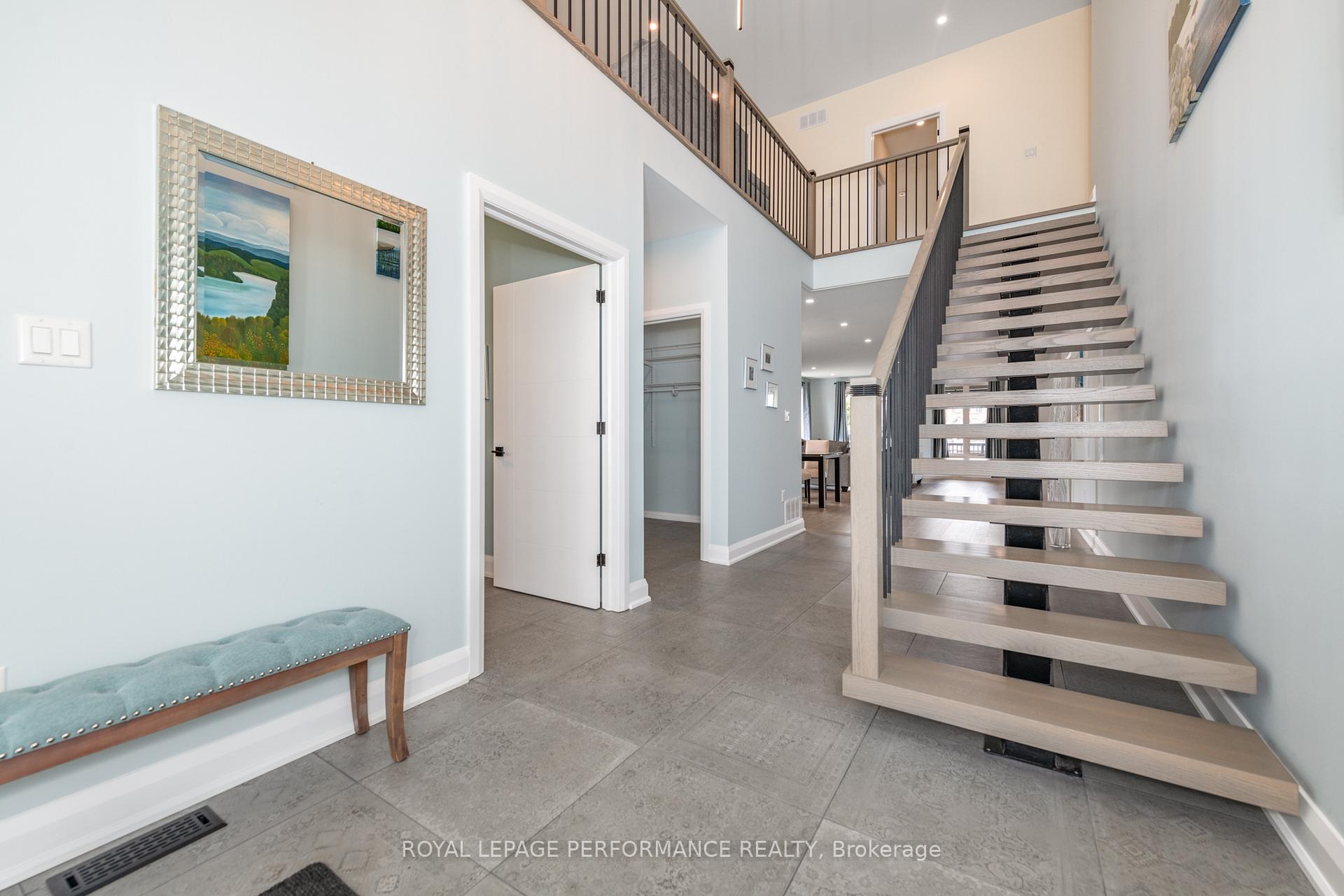 Photo 5 of 106 James Cummings Avenue, Ottawa, Crystal Bay/Rocky Point — HOMEH