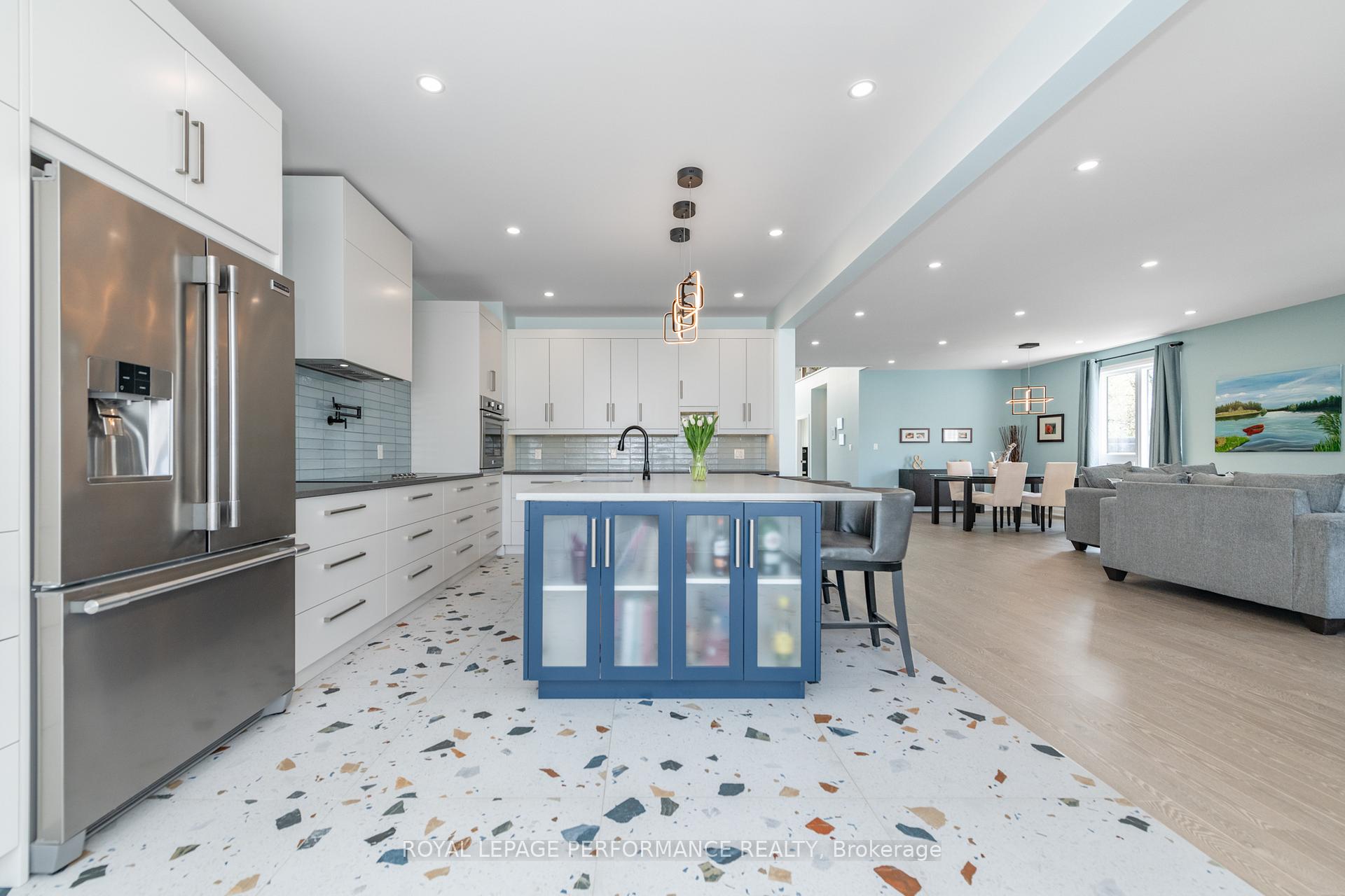 Photo 7 of 106 James Cummings Avenue, Ottawa, Crystal Bay/Rocky Point — HOMEH