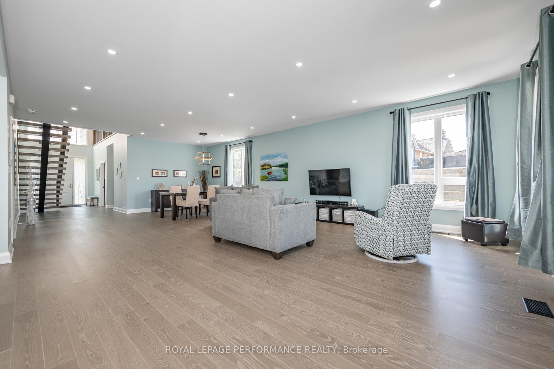 Photo 12 of 106 James Cummings Avenue, Ottawa, Crystal Bay/Rocky Point — HOMEH