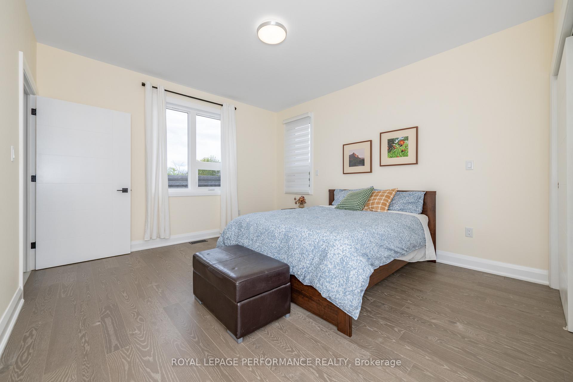 Photo 10 of 106 James Cummings Avenue, Ottawa, Crystal Bay/Rocky Point — HOMEH