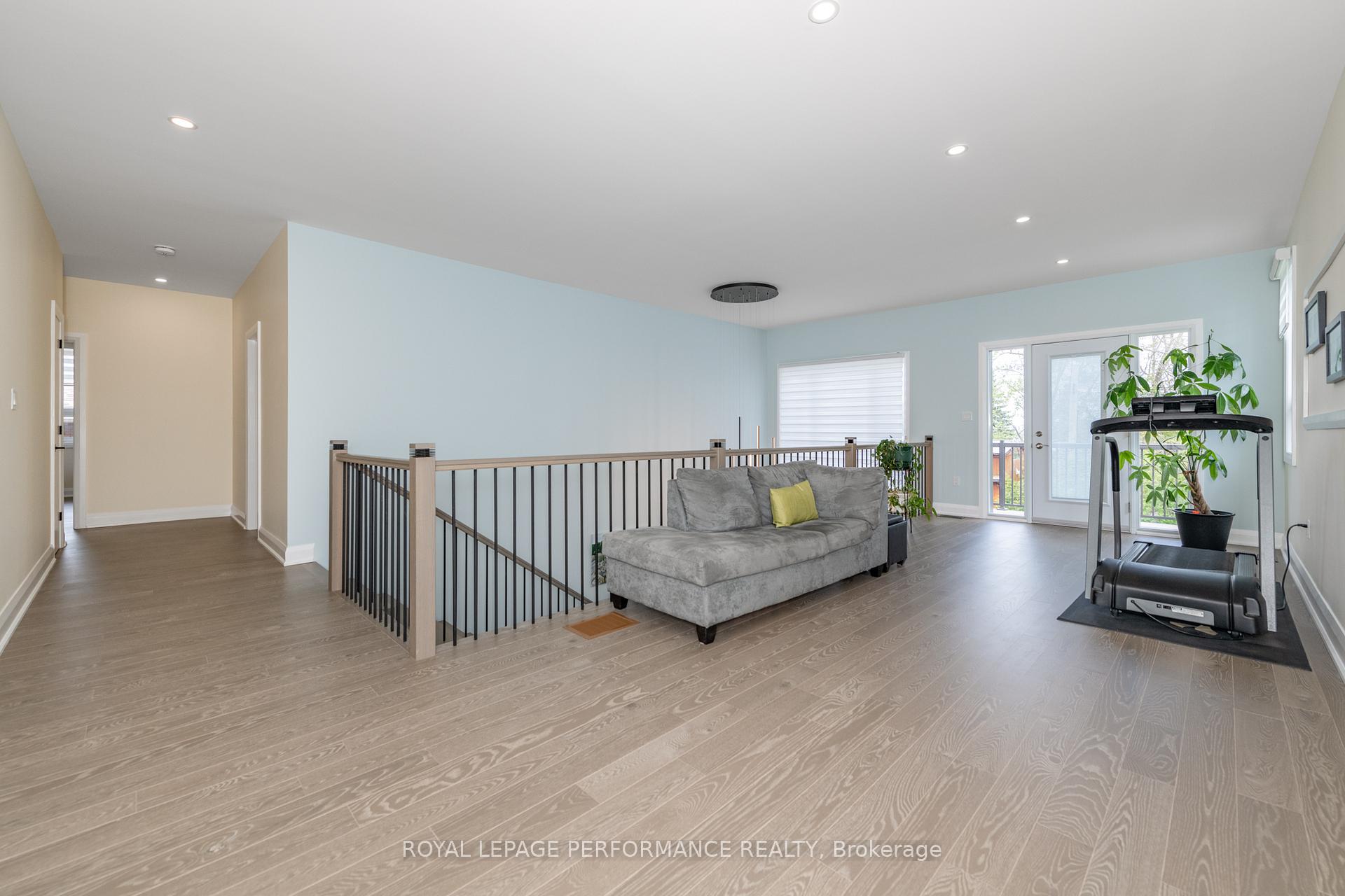 Photo 14 of 106 James Cummings Avenue, Ottawa, Crystal Bay/Rocky Point — HOMEH