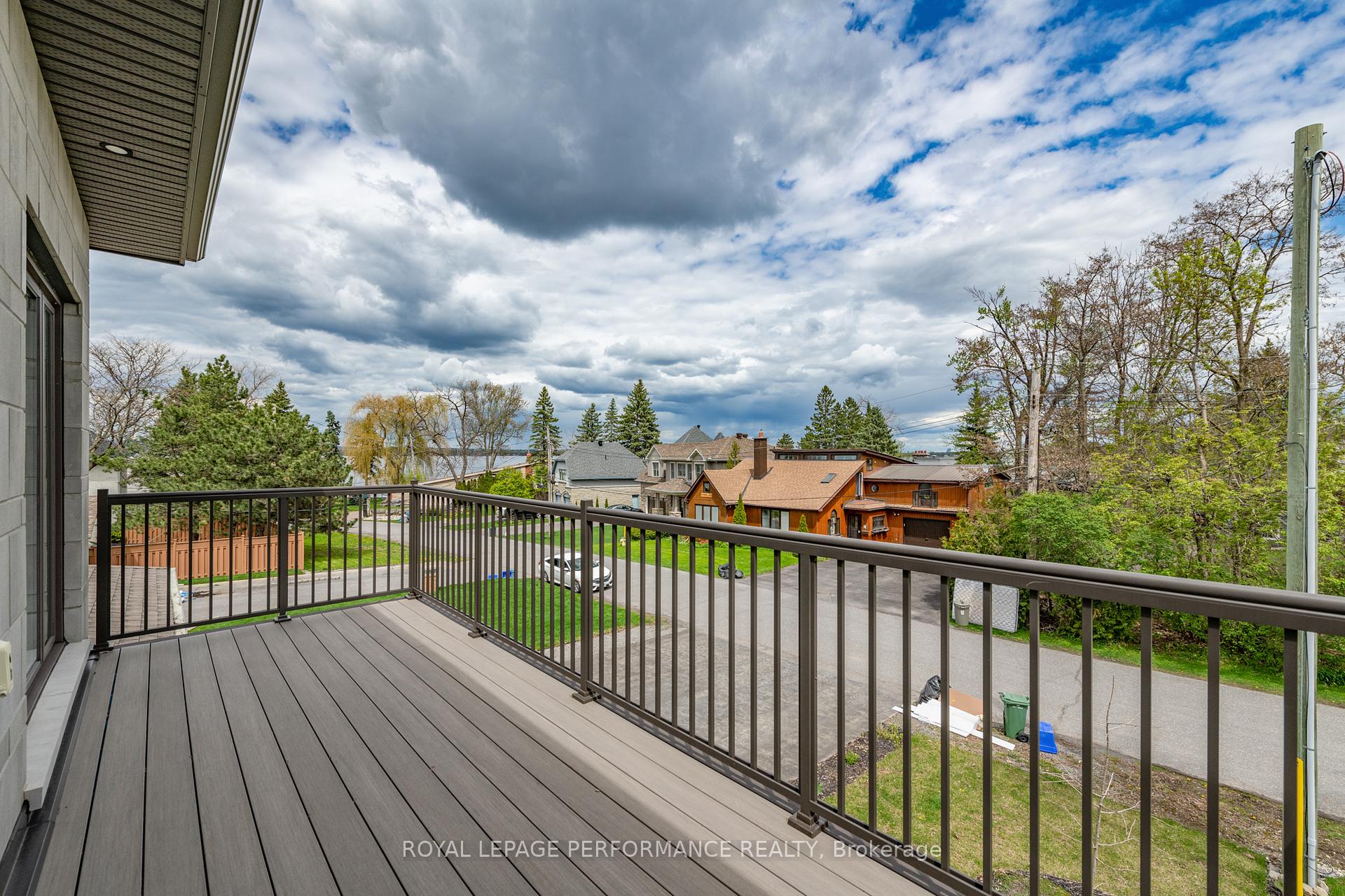 Photo 15 of 106 James Cummings Avenue, Ottawa, Crystal Bay/Rocky Point — HOMEH