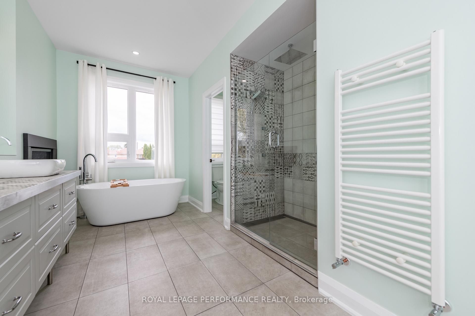 Photo 17 of 106 James Cummings Avenue, Ottawa, Crystal Bay/Rocky Point — HOMEH