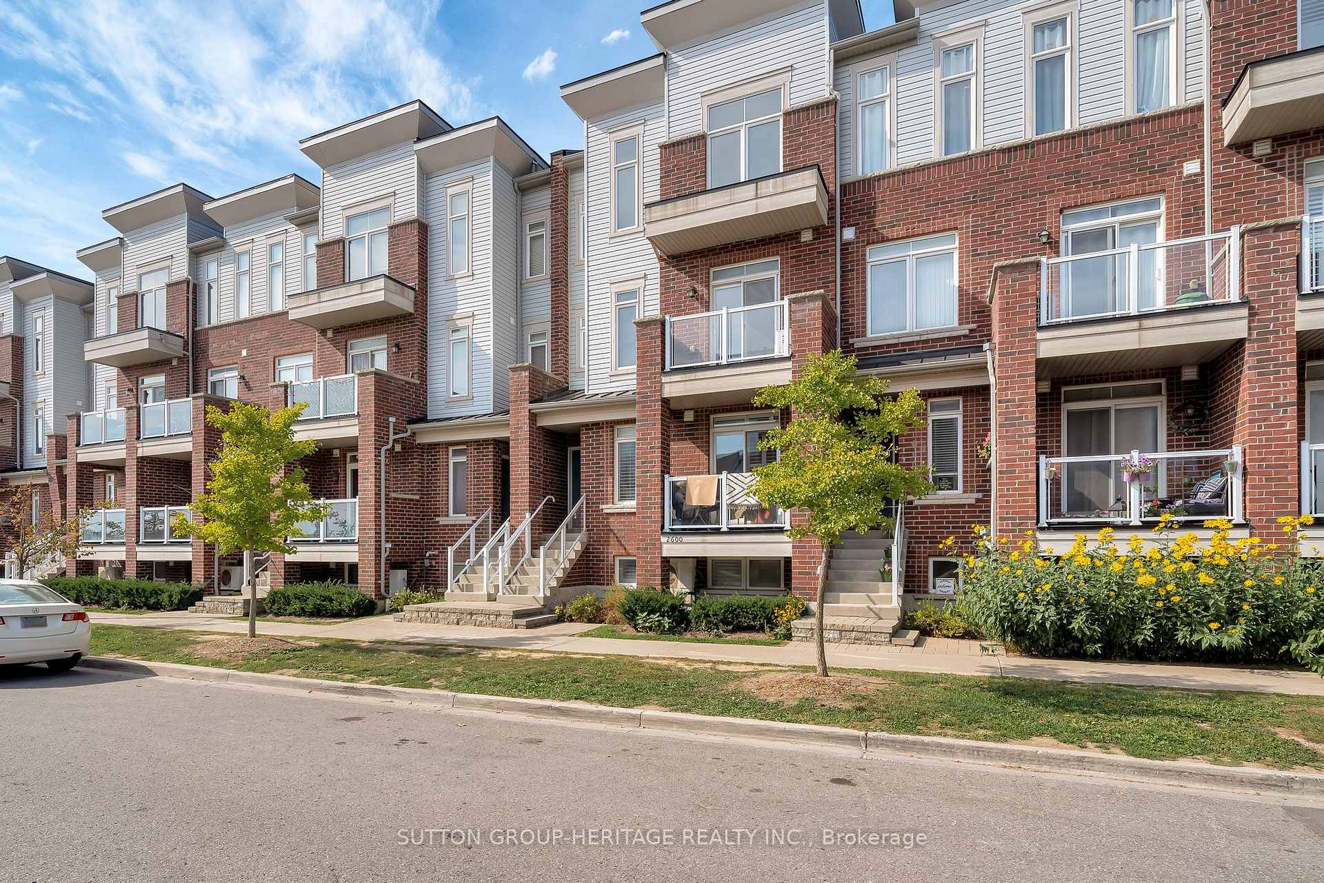 Photo 2 of 2598 William Jackson Drive, Pickering, Duffin Heights — HOMEH