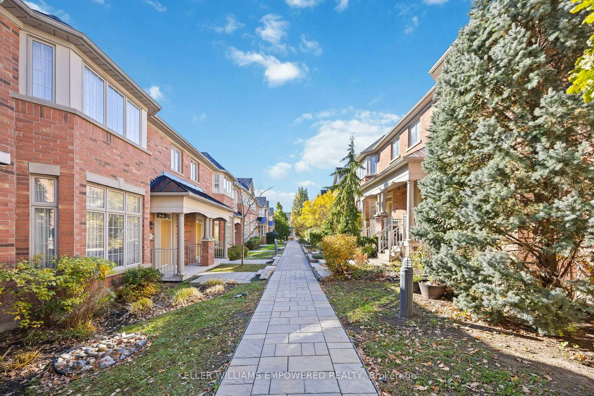 Photo 6 of 109 Legends Way, Markham, Unionville — HOMEH