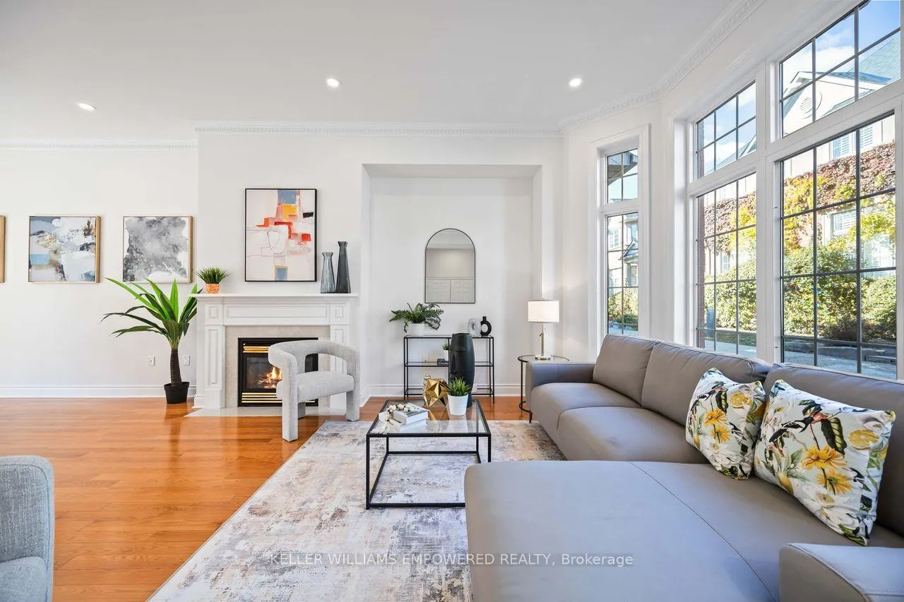 Photo 12 of 109 Legends Way, Markham, Unionville — HOMEH
