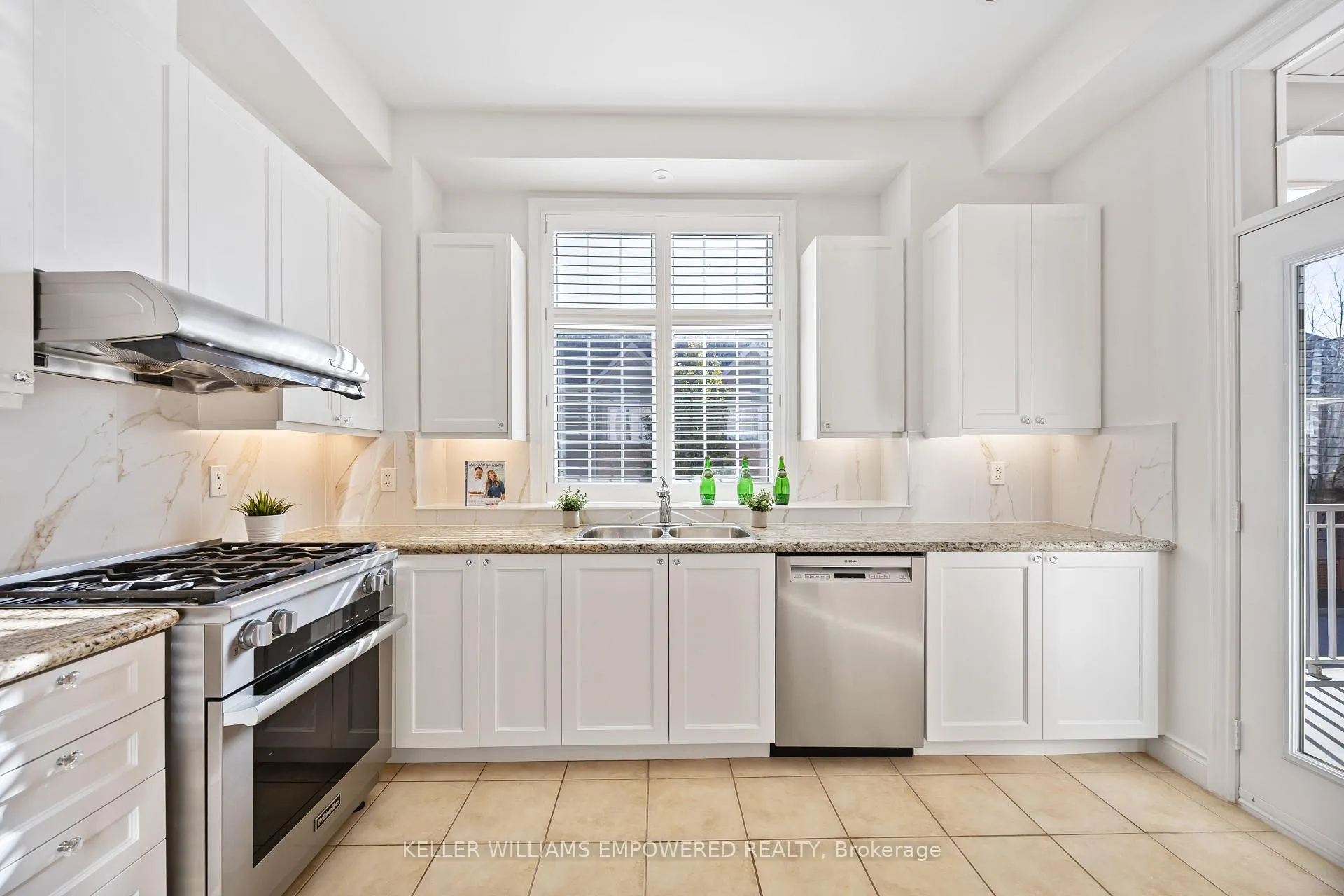Photo 16 of 109 Legends Way, Markham, Unionville — HOMEH