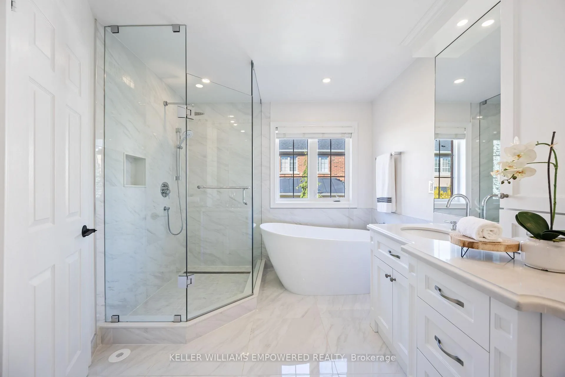 Photo 20 of 109 Legends Way, Markham, Unionville — HOMEH