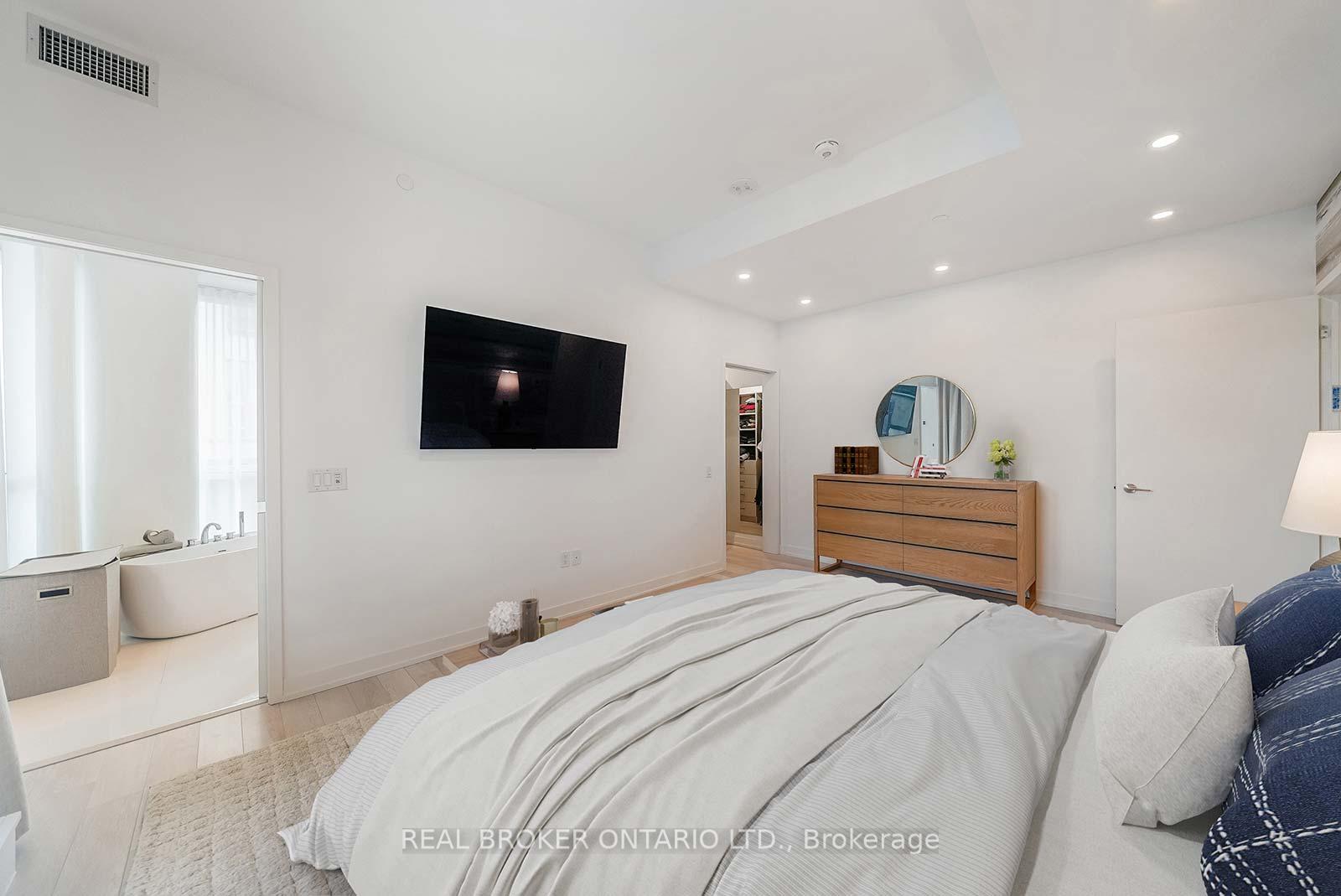 Photo 5 of Unit 508, 39 Roehampton Avenue, Toronto, Mount Pleasant West — HOMEH