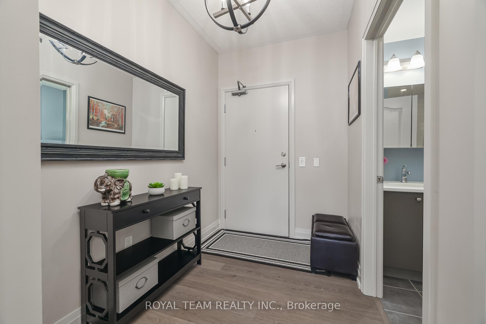 Photo 8 of Unit 307, 555 William Graham Drive, Aurora, Rural Aurora — HOMEH