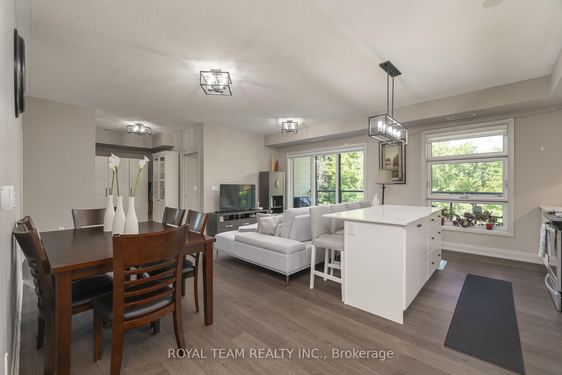 Photo 10 of Unit 307, 555 William Graham Drive, Aurora, Rural Aurora — HOMEH
