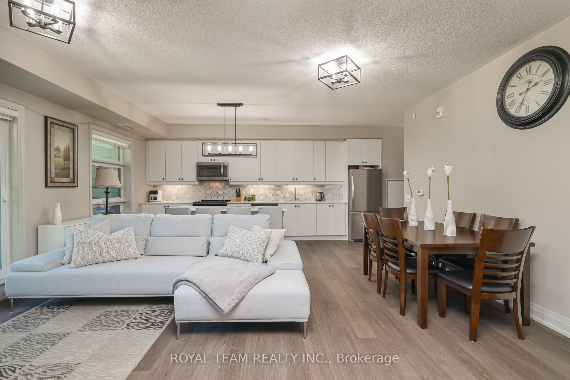 Photo 13 of Unit 307, 555 William Graham Drive, Aurora, Rural Aurora — HOMEH