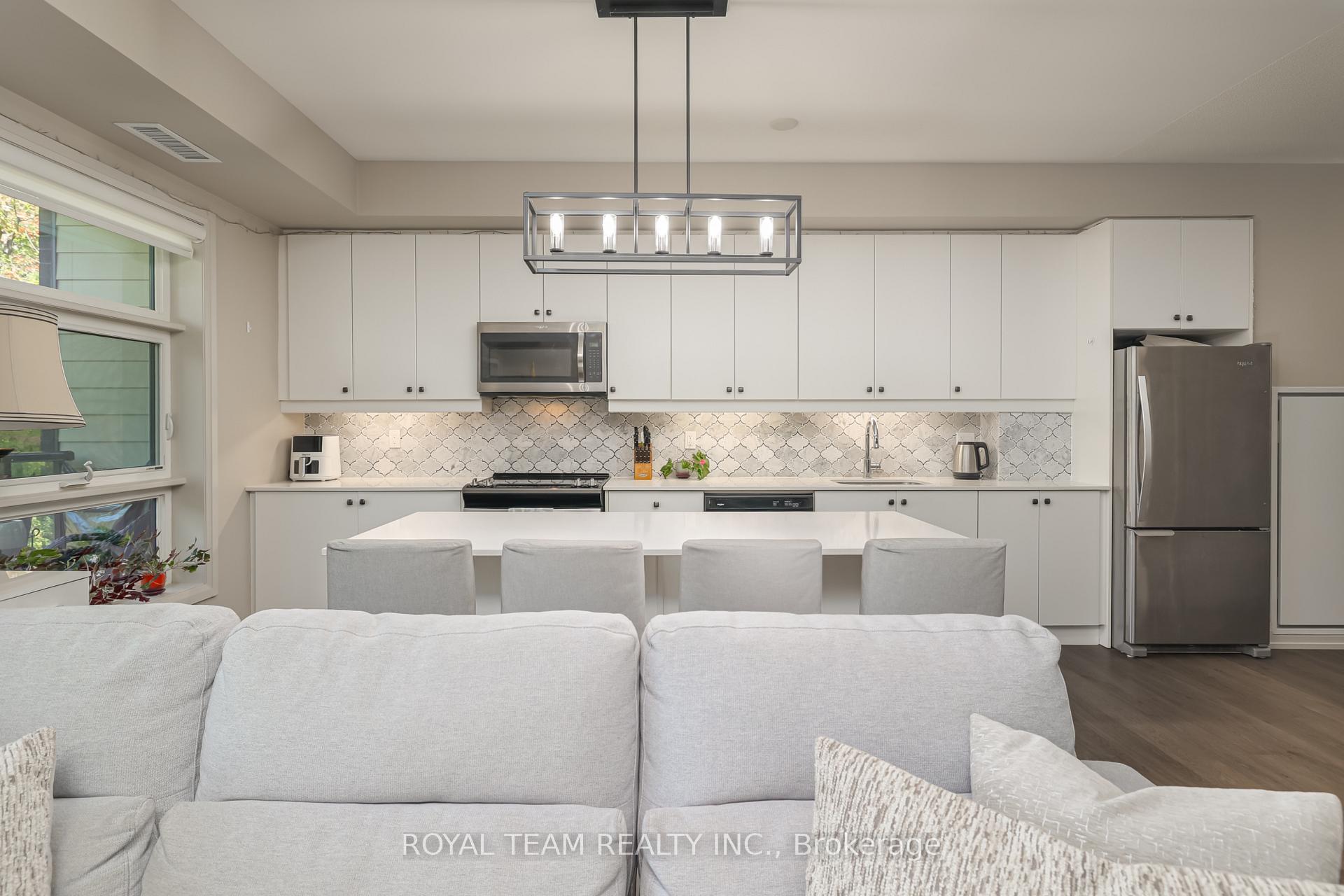 Photo 15 of Unit 307, 555 William Graham Drive, Aurora, Rural Aurora — HOMEH