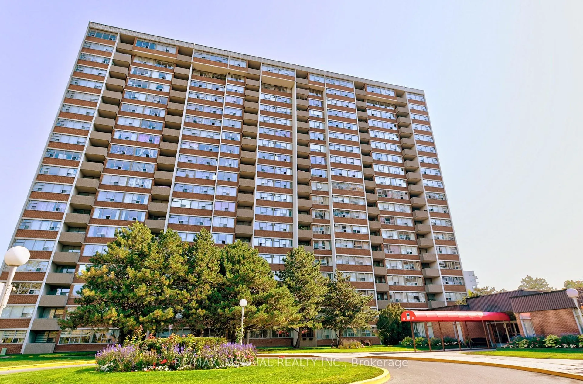 Front of Unit 1111, 45 Silver Springs Boulevard