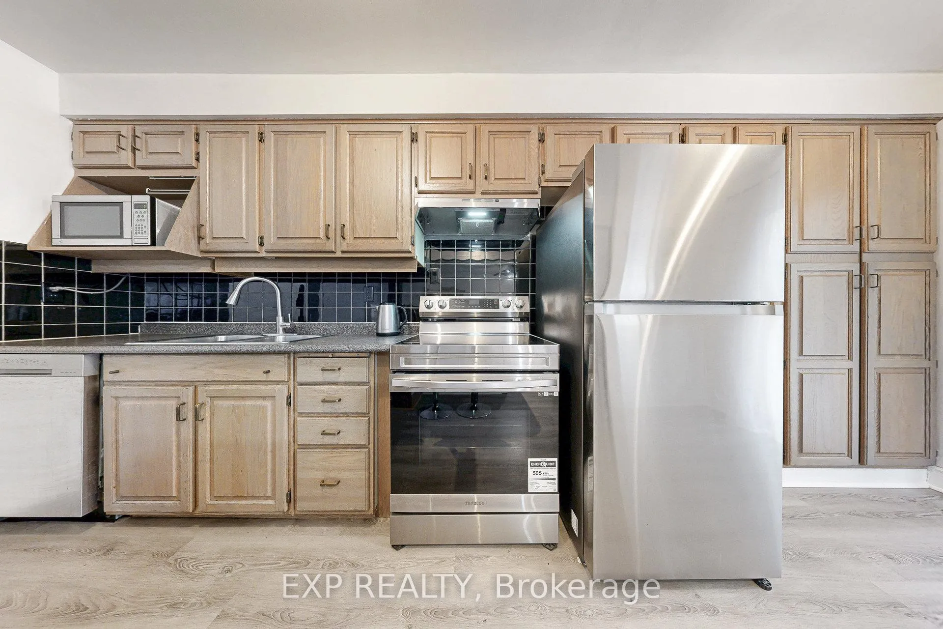 Photo 5 of 54 Parker Crescent, Ajax, South East — HOMEH