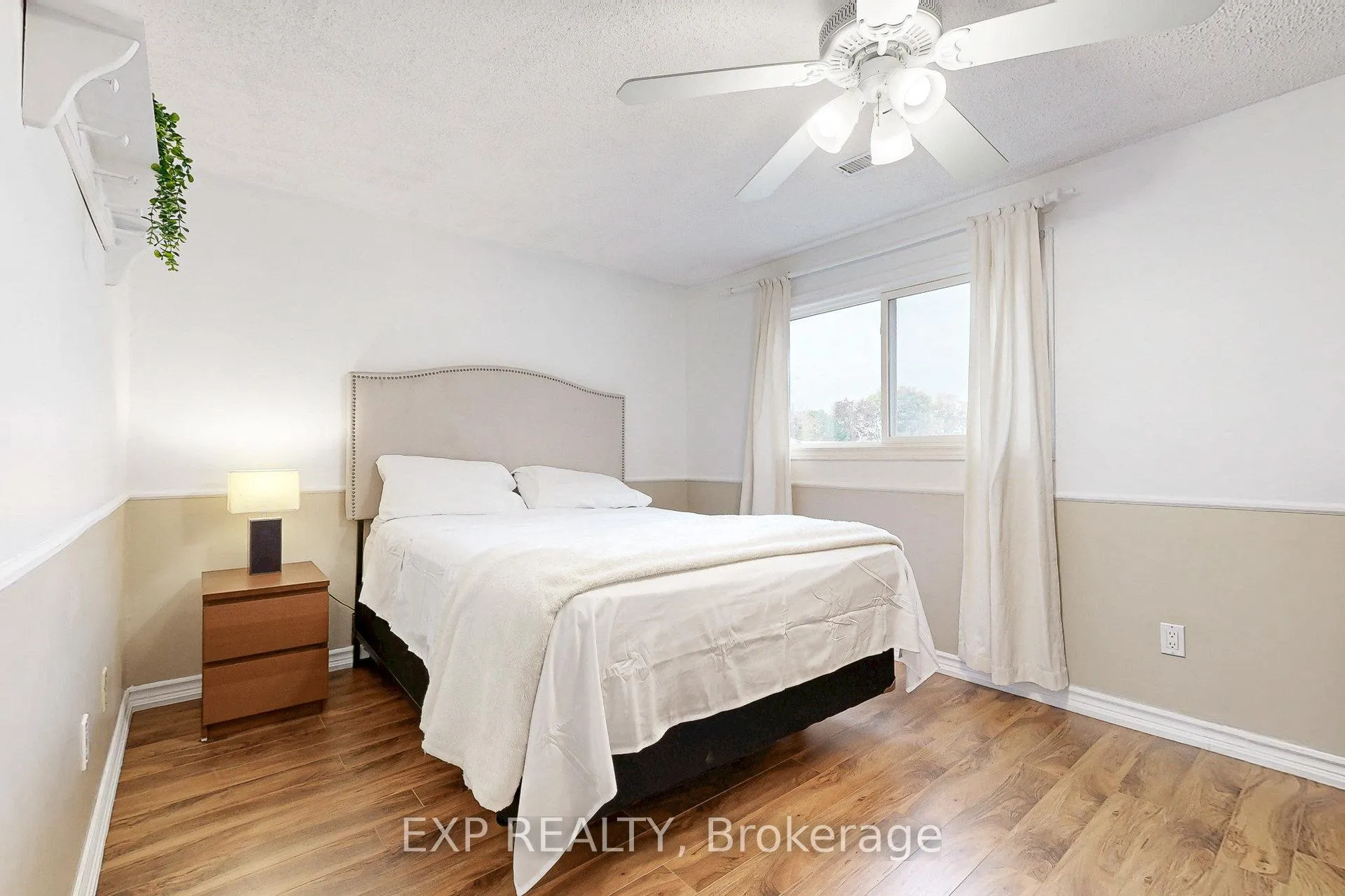 Photo 17 of 54 Parker Crescent, Ajax, South East — HOMEH