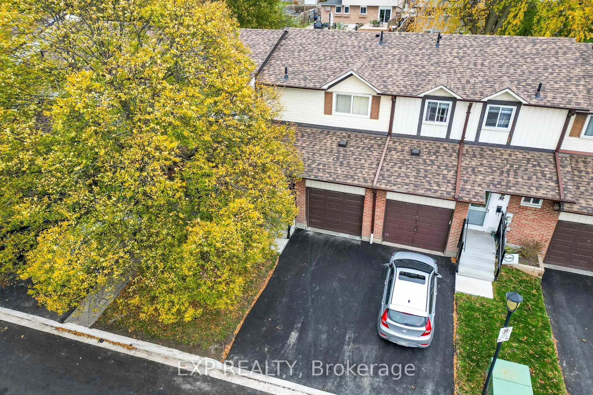 Photo 38 of 54 Parker Crescent, Ajax, South East — HOMEH