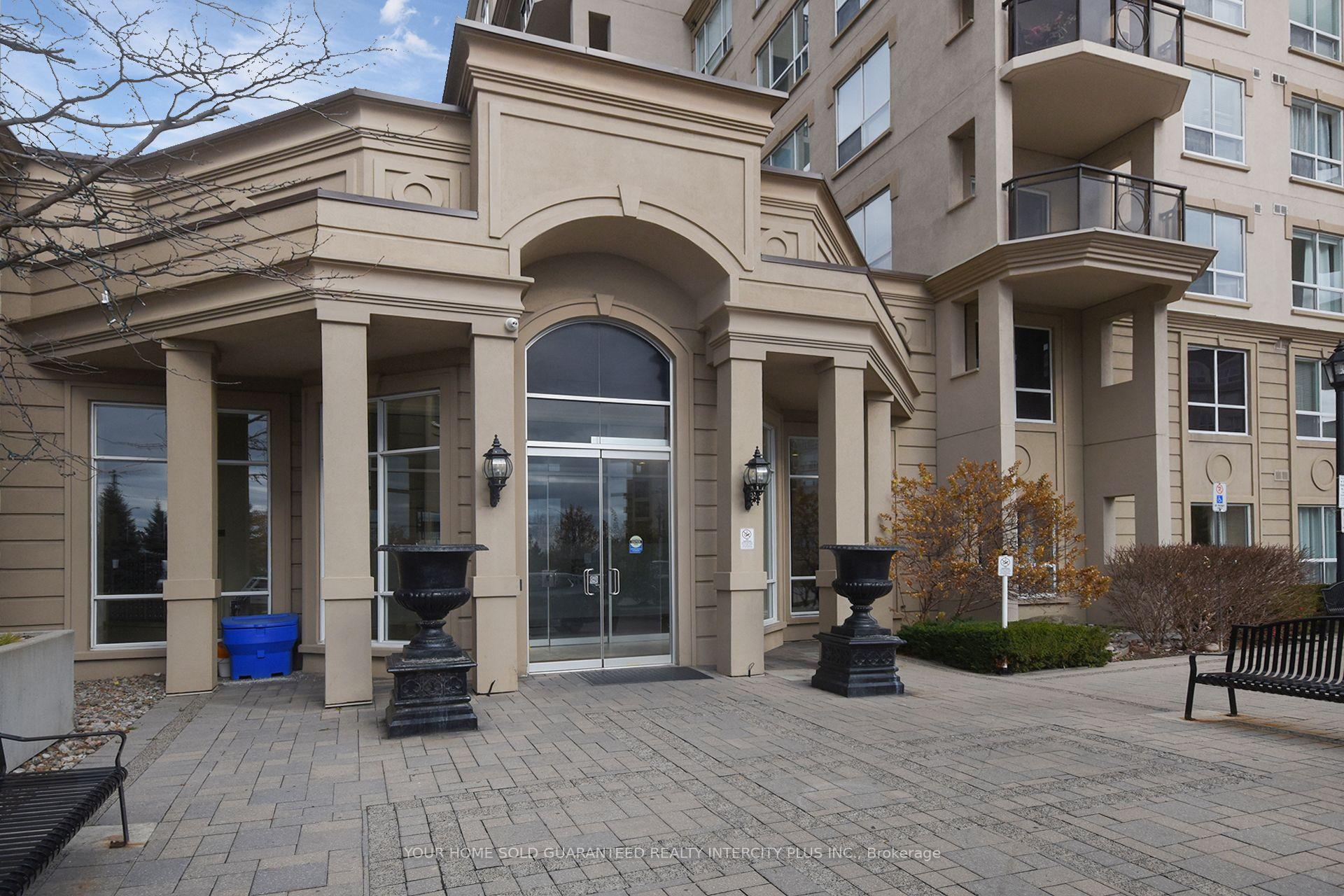 Front of Unit 321, 8 Maison Parc Court