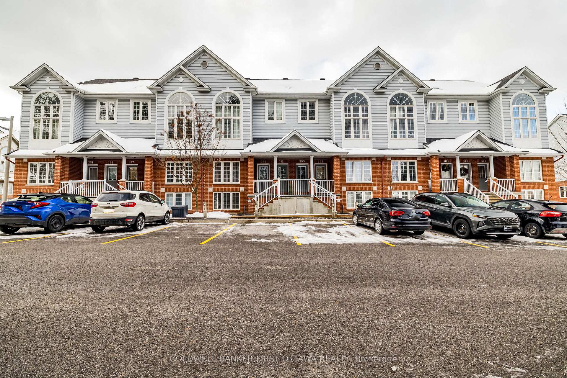 Front of Unit 23, 389 Wiffen
