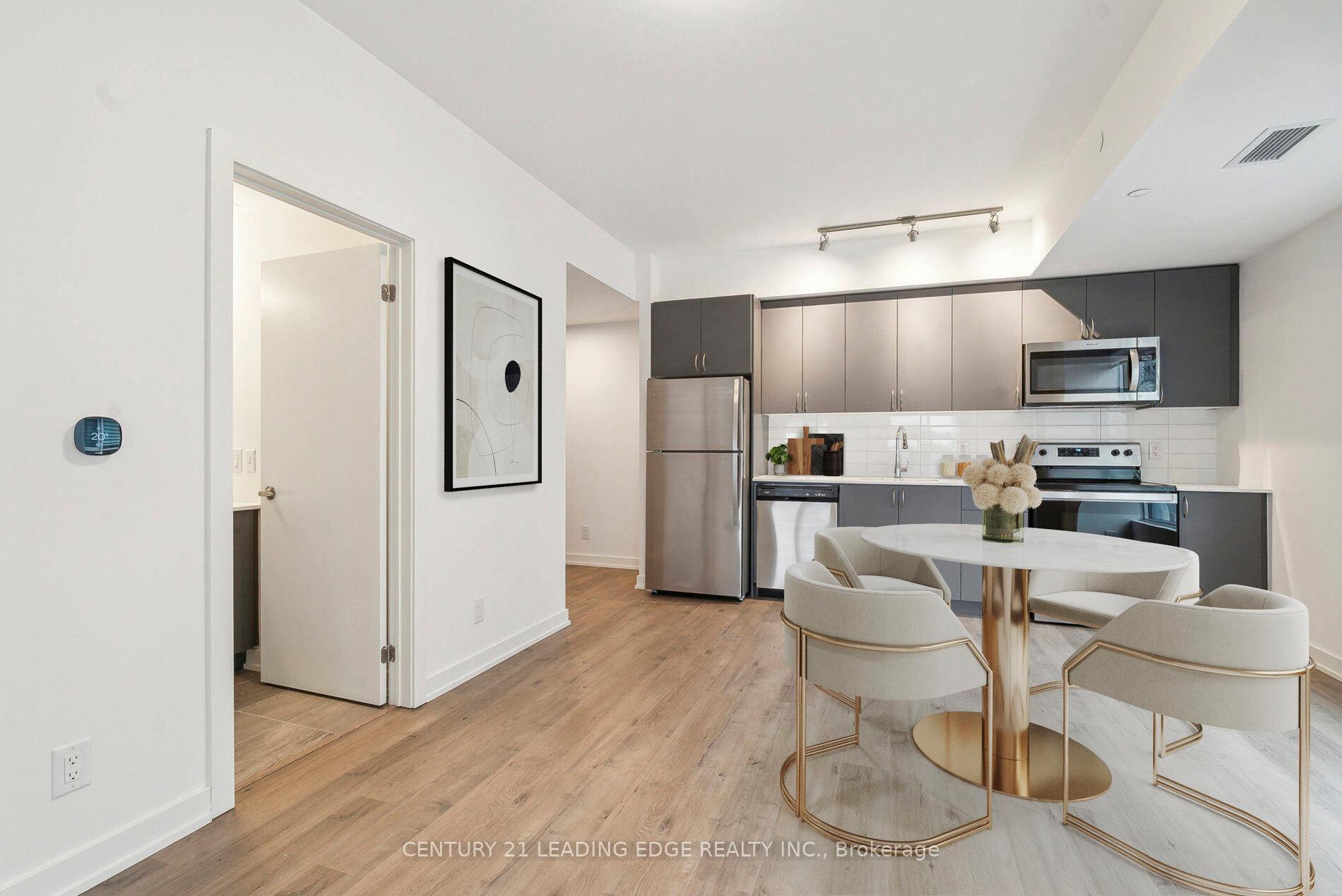 Photo 5 of Unit 710, 56 Lakeside Terrace, Barrie, Little Lake — HOMEH