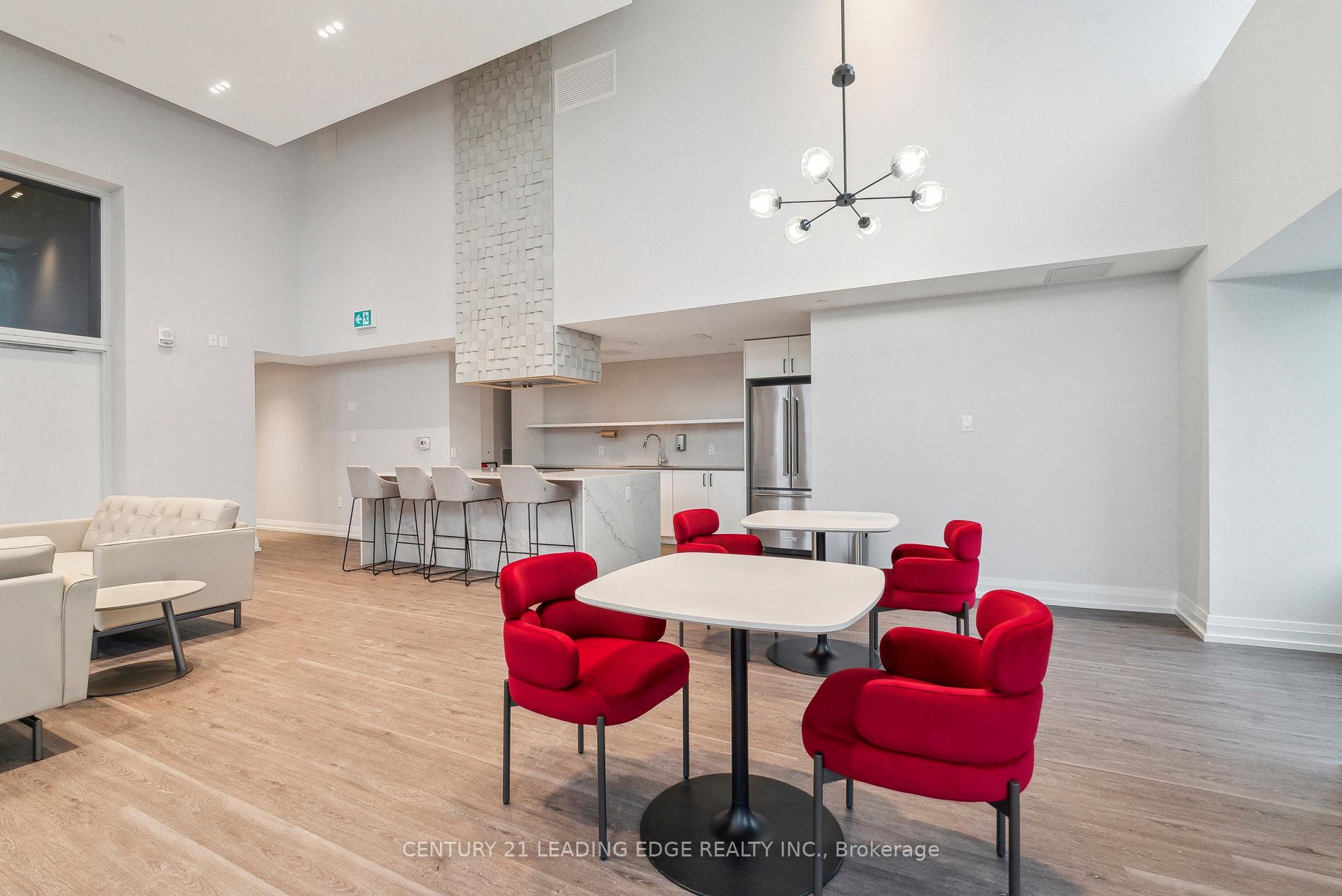 Photo 15 of Unit 710, 56 Lakeside Terrace, Barrie, Little Lake — HOMEH