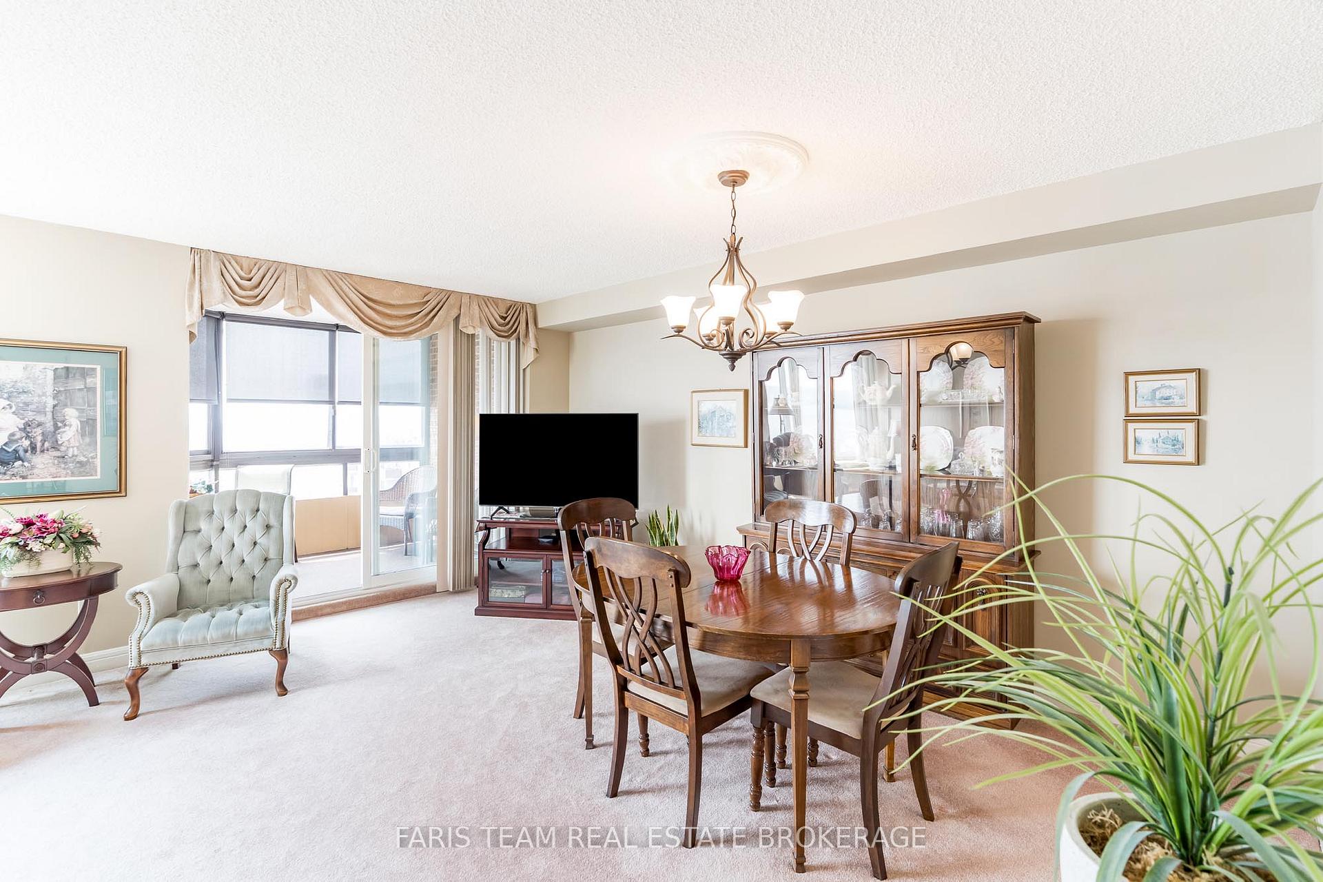 Photo 8 of Unit 1006, 181 Collier Street, Barrie, North Shore — HOMEH