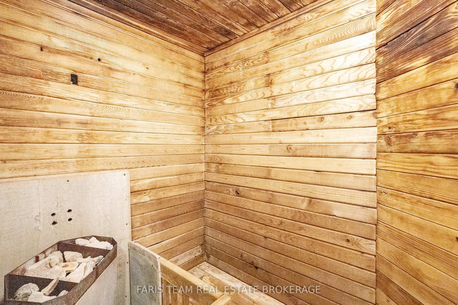 Photo 21 of Unit 1006, 181 Collier Street, Barrie, North Shore — HOMEH