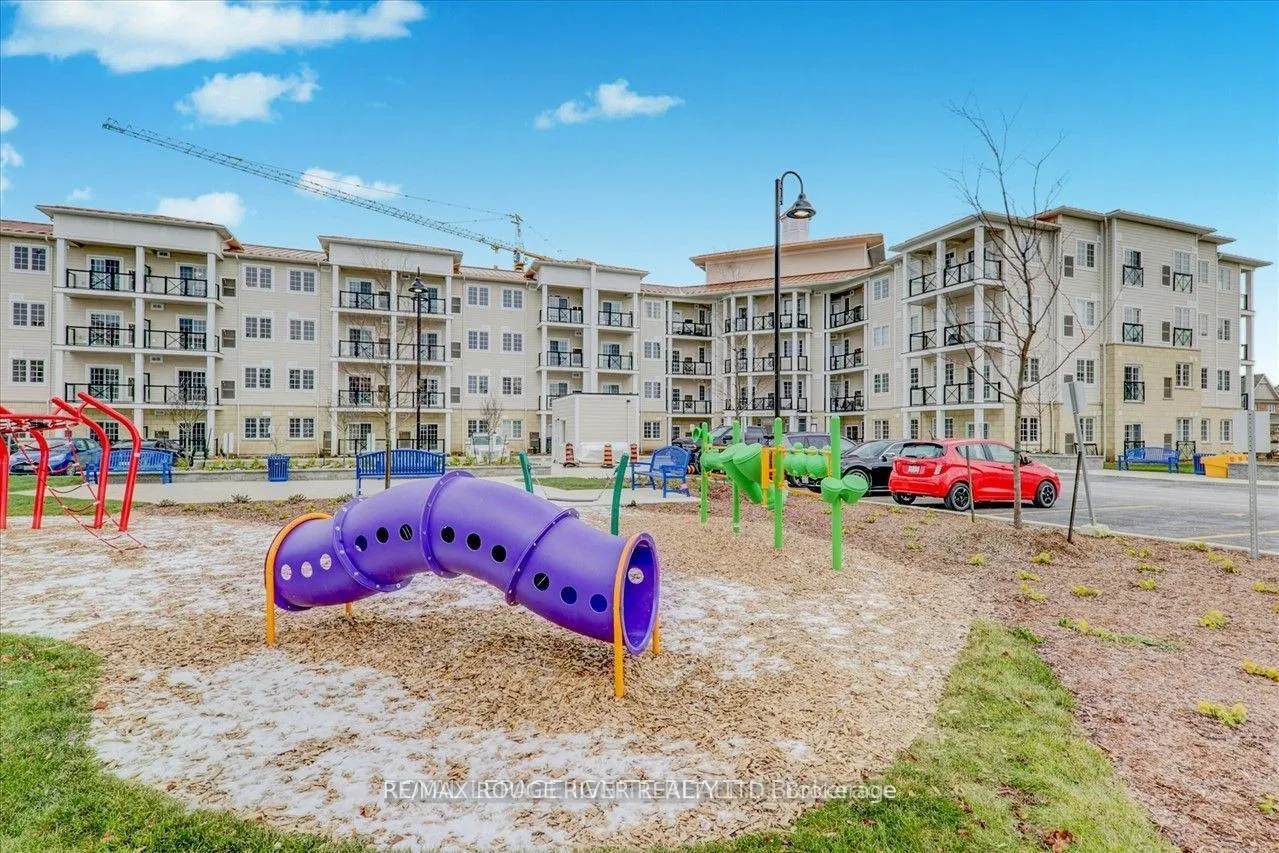 Photo 11 of Unit 124, 50 Lakebreeze Drive, Clarington, Newcastle — HOMEH