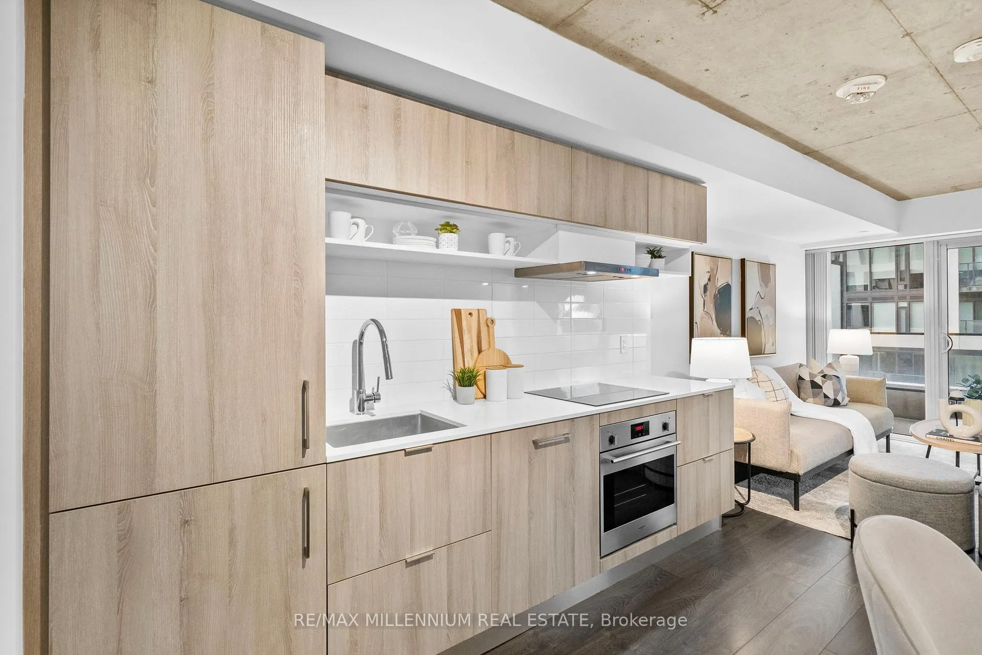 Photo 6 of Unit 802, 5 Soudan Avenue, Toronto, Mount Pleasant West — HOMEH