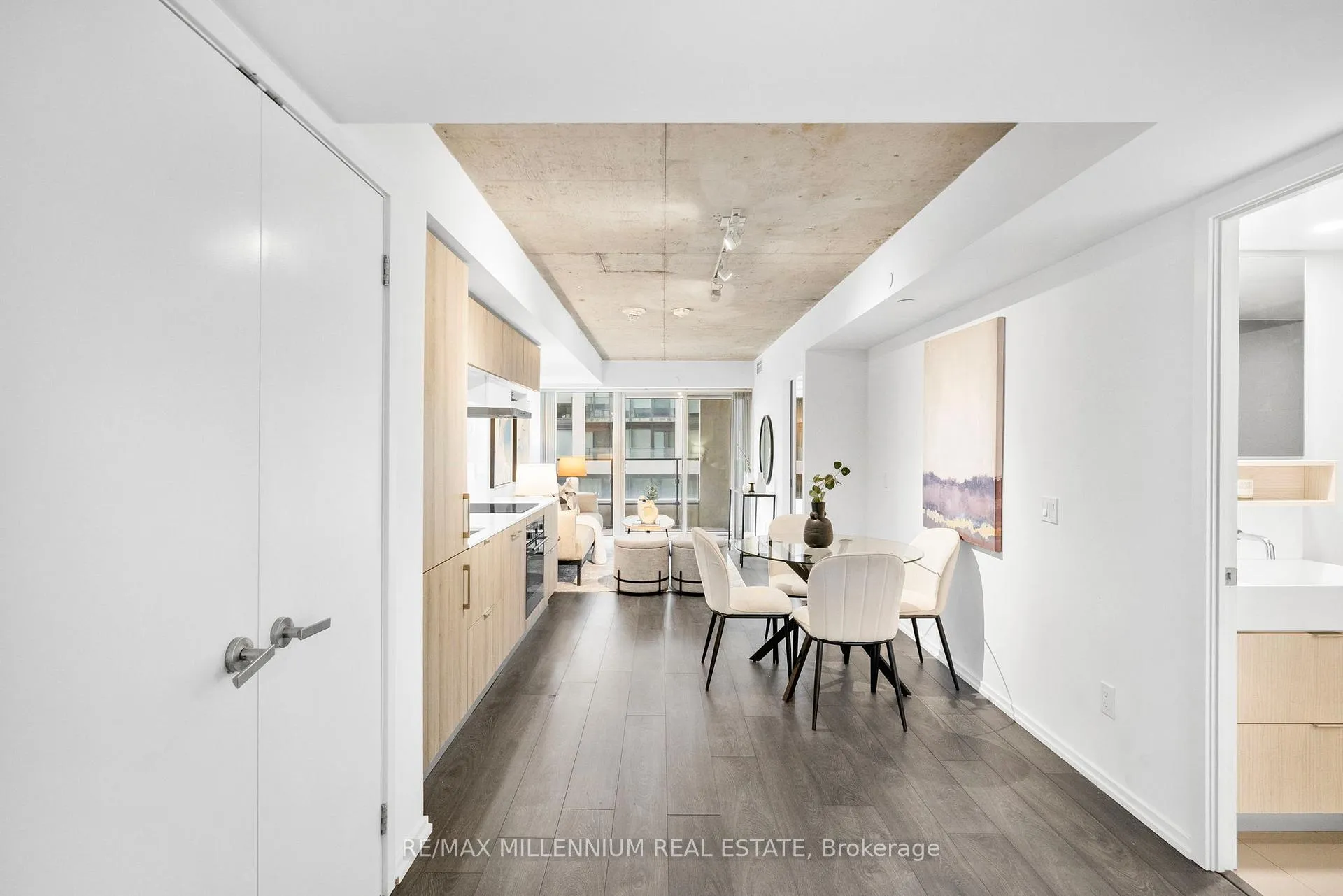Photo 7 of Unit 802, 5 Soudan Avenue, Toronto, Mount Pleasant West — HOMEH