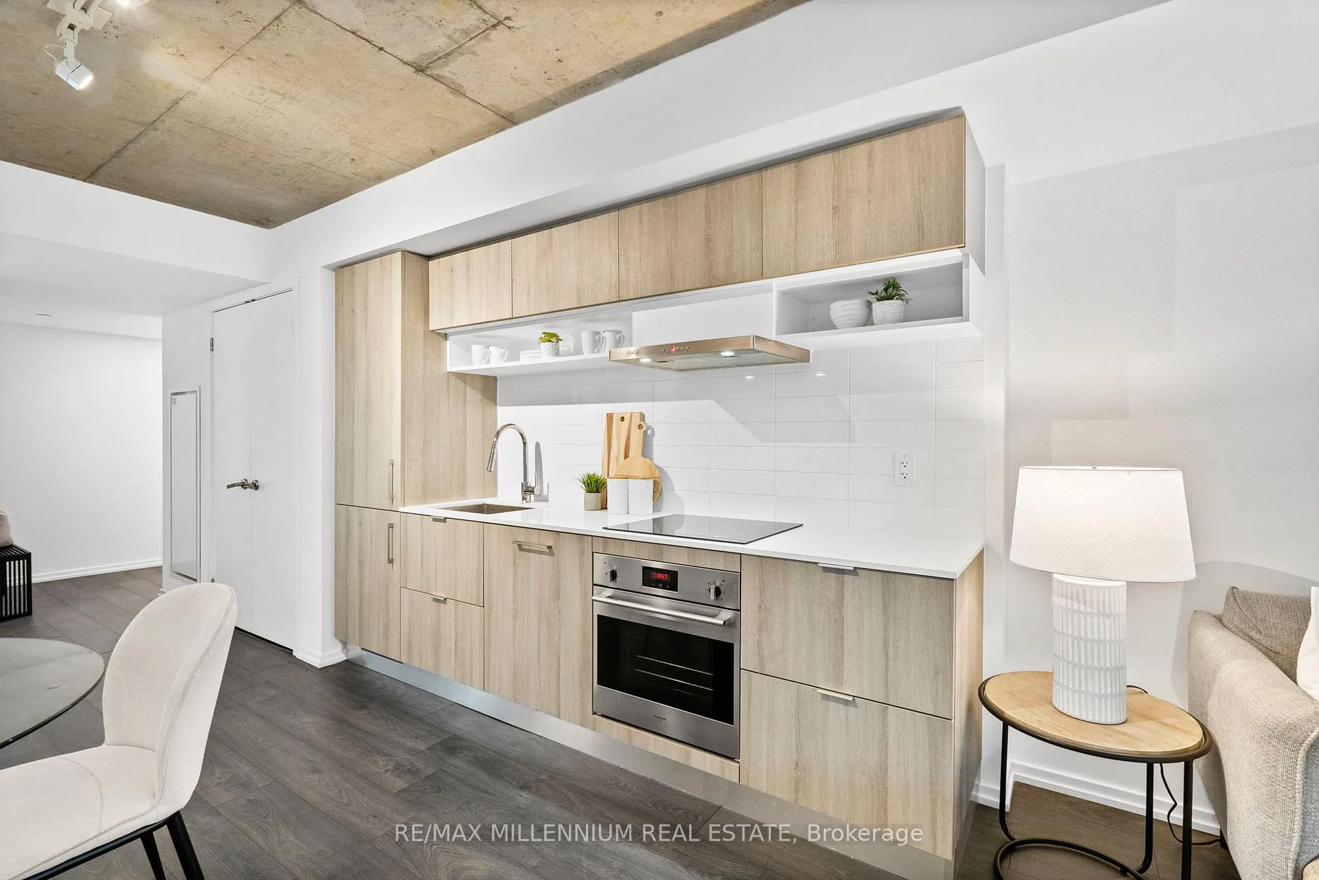 Photo 11 of Unit 802, 5 Soudan Avenue, Toronto, Mount Pleasant West — HOMEH