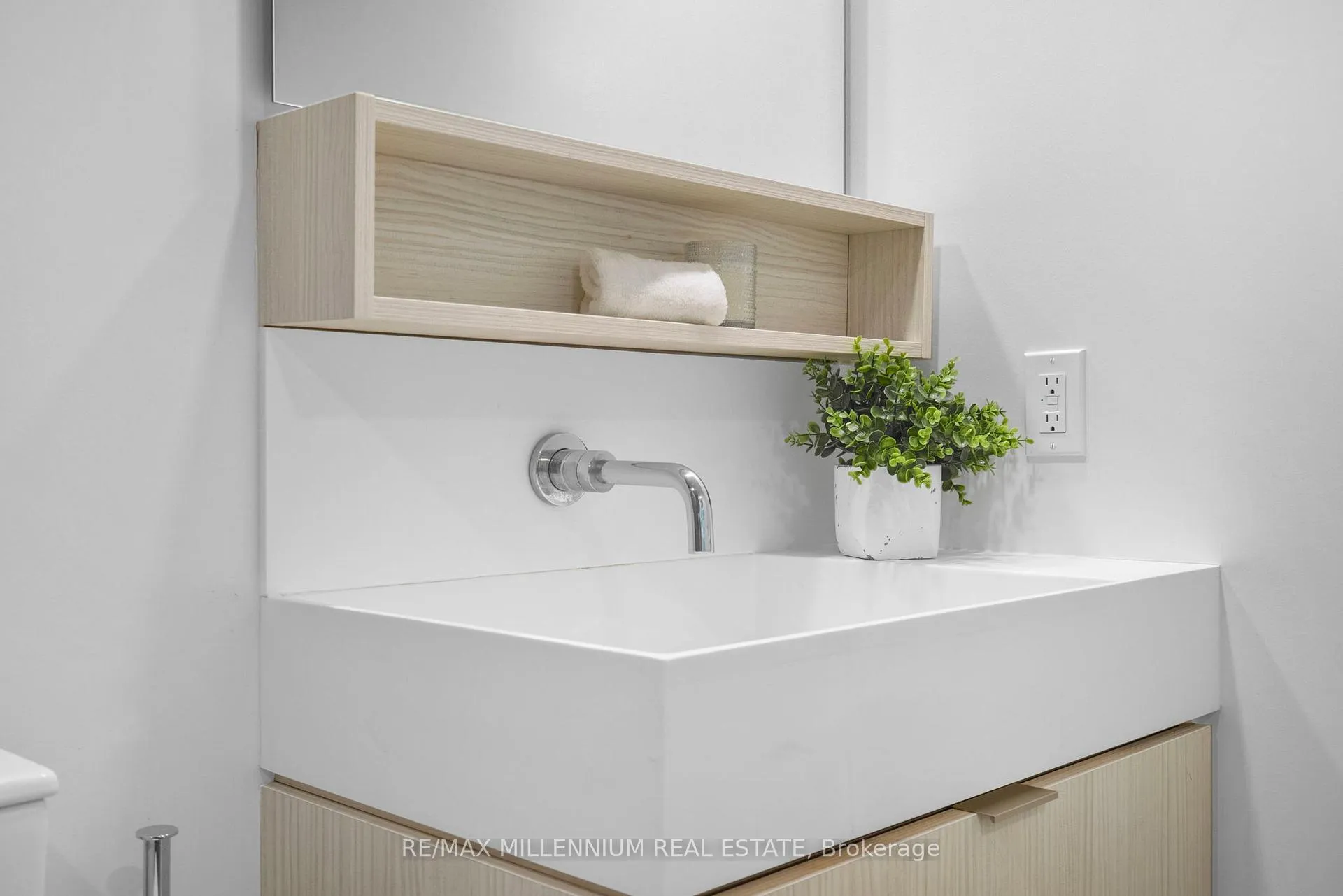 Photo 28 of Unit 802, 5 Soudan Avenue, Toronto, Mount Pleasant West — HOMEH