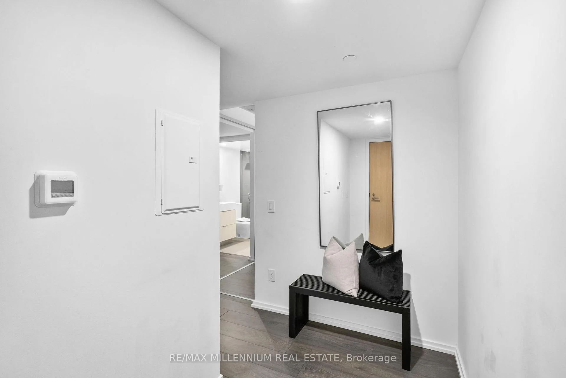 Photo 30 of Unit 802, 5 Soudan Avenue, Toronto, Mount Pleasant West — HOMEH