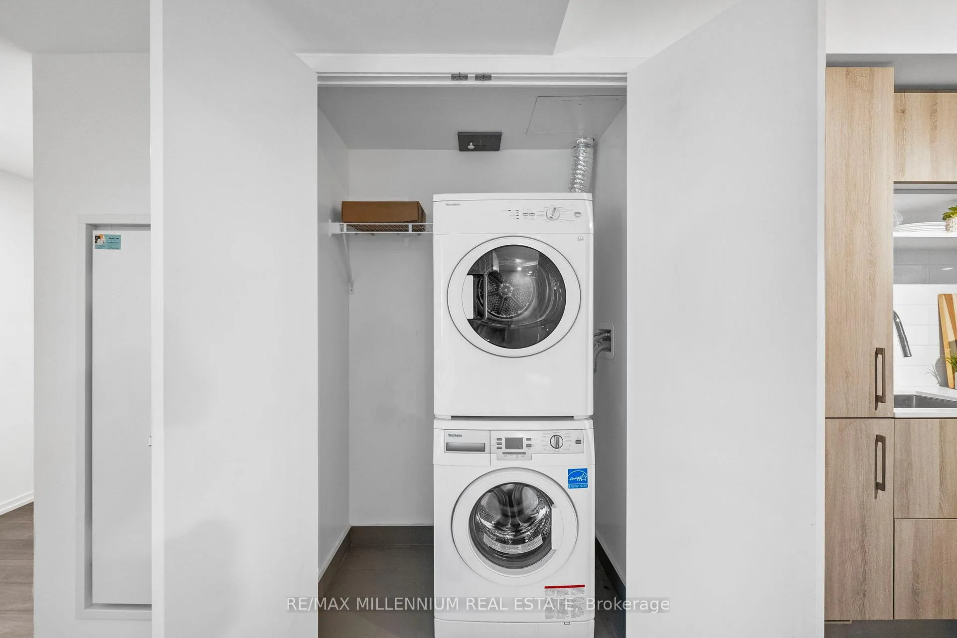Photo 39 of Unit 802, 5 Soudan Avenue, Toronto, Mount Pleasant West — HOMEH