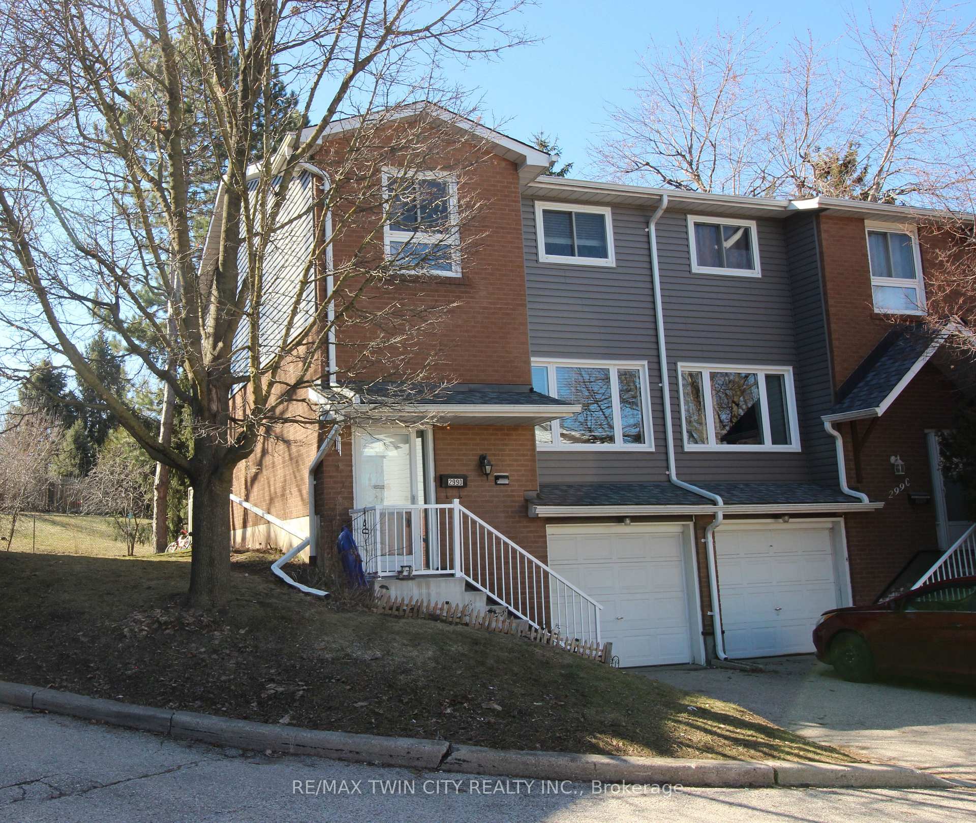 Front of Unit 10, 299D Bluevale Street N