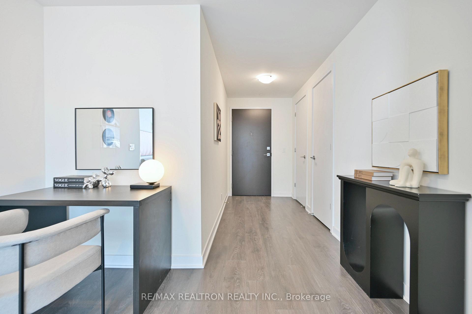 Photo 8 of Unit 4205, 2221 Yonge Street, Toronto, Mount Pleasant West — HOMEH