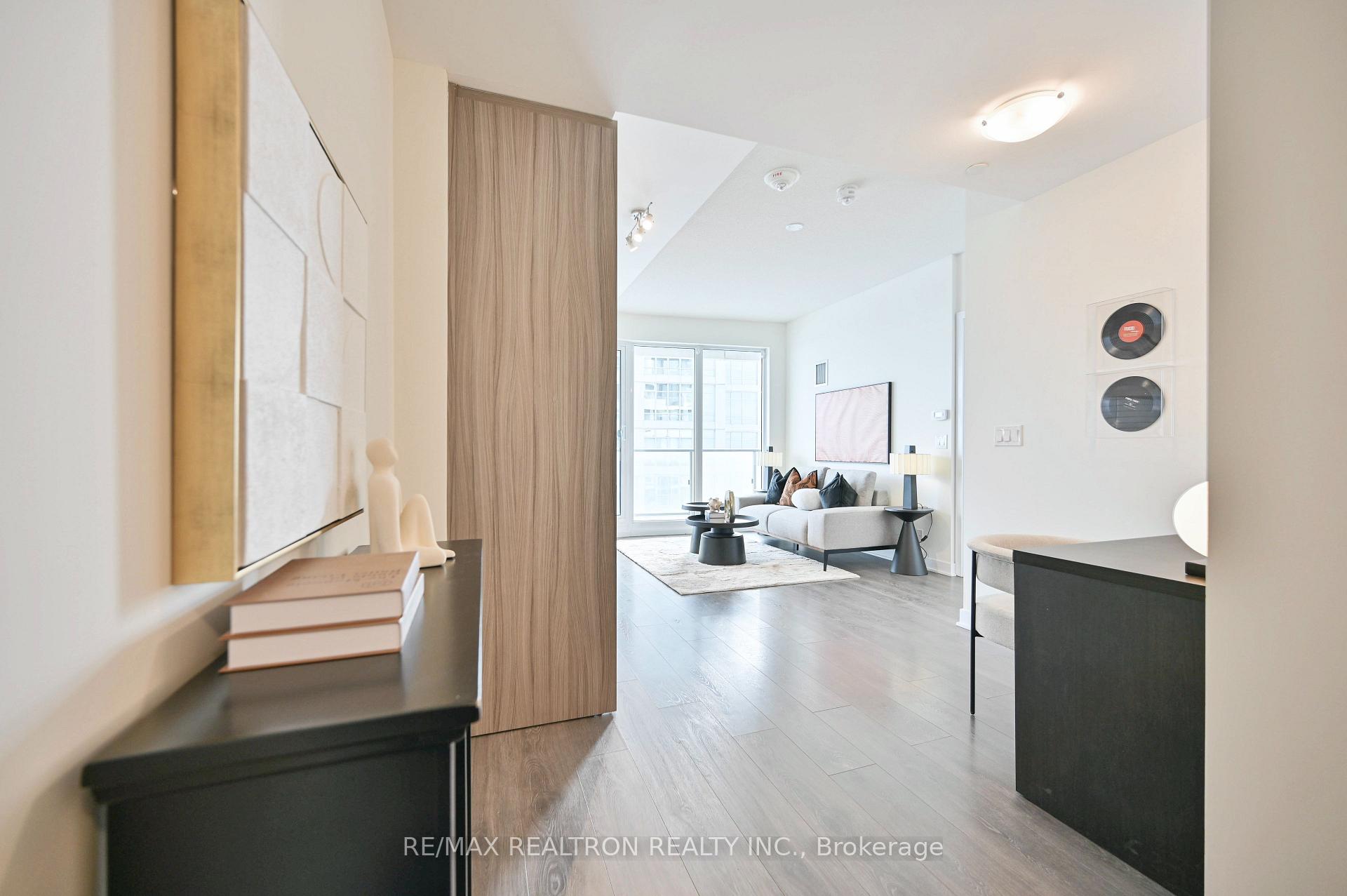 Photo 10 of Unit 4205, 2221 Yonge Street, Toronto, Mount Pleasant West — HOMEH
