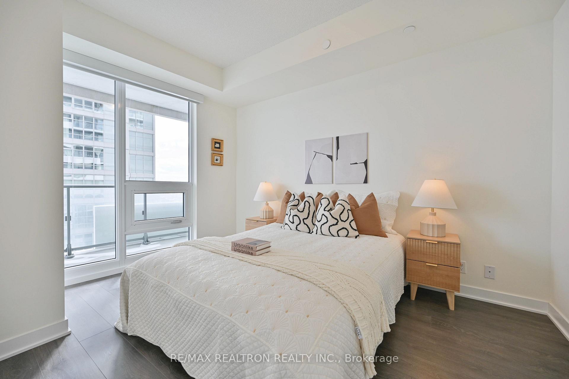 Photo 17 of Unit 4205, 2221 Yonge Street, Toronto, Mount Pleasant West — HOMEH