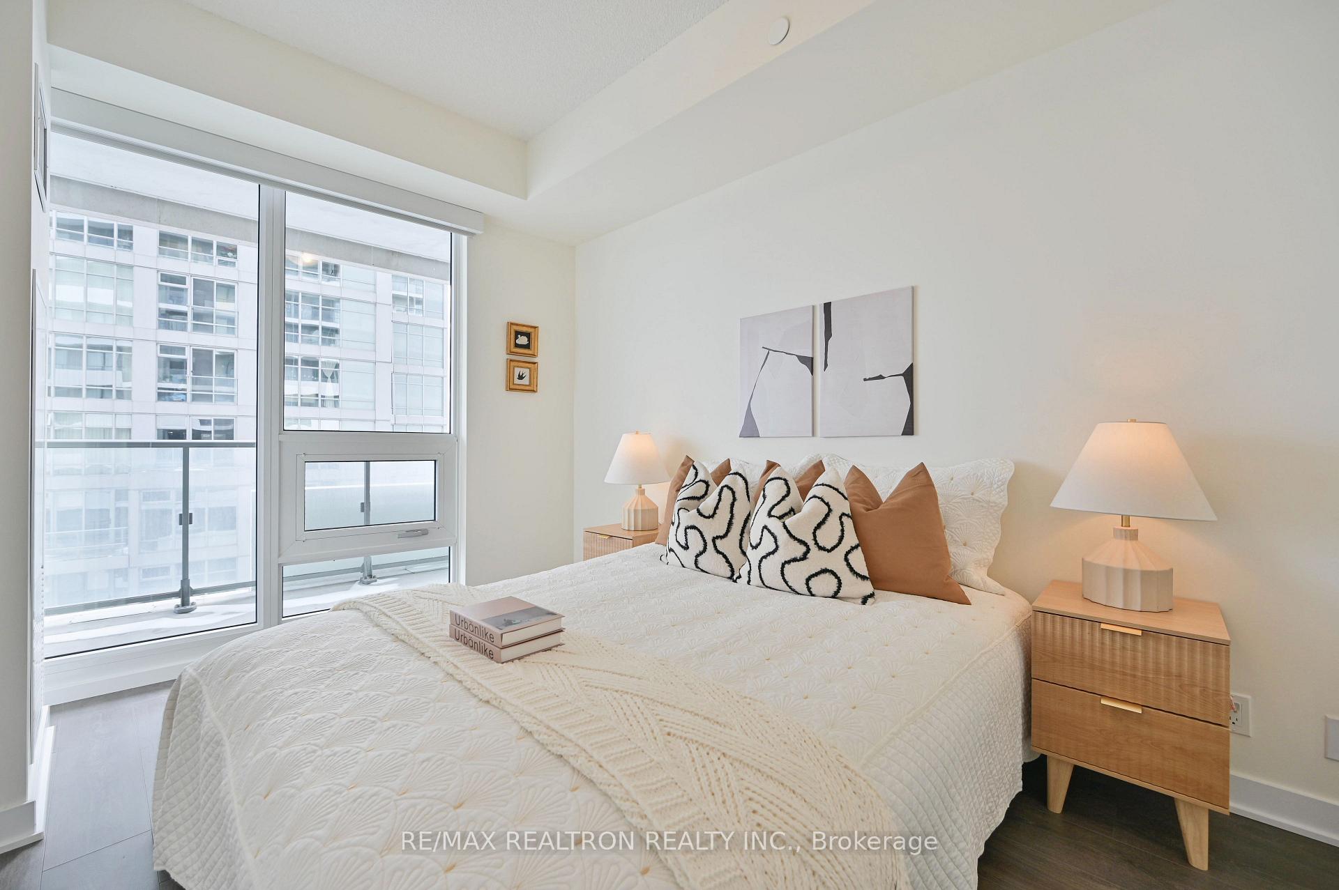 Photo 25 of Unit 4205, 2221 Yonge Street, Toronto, Mount Pleasant West — HOMEH