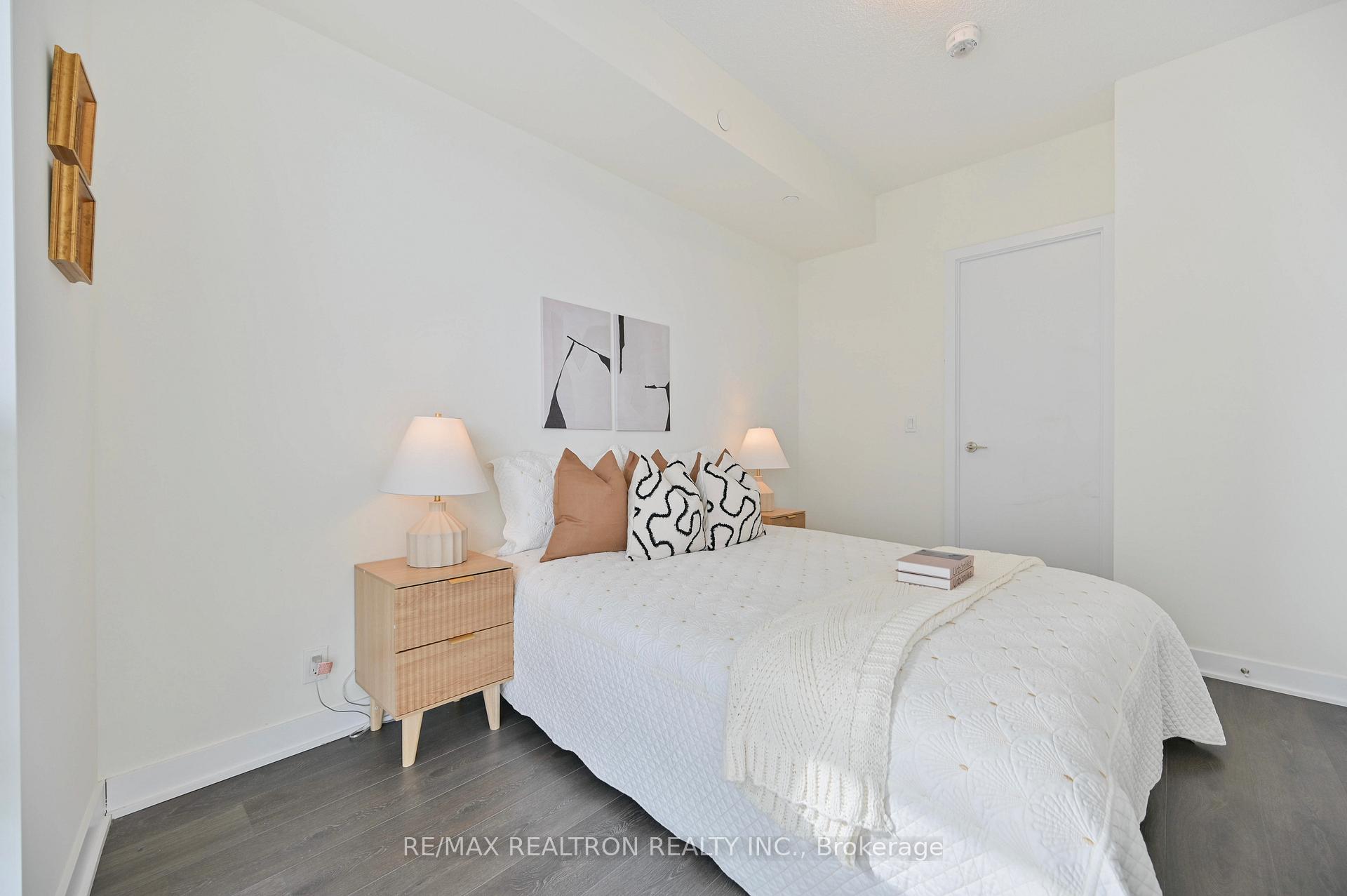 Photo 19 of Unit 4205, 2221 Yonge Street, Toronto, Mount Pleasant West — HOMEH