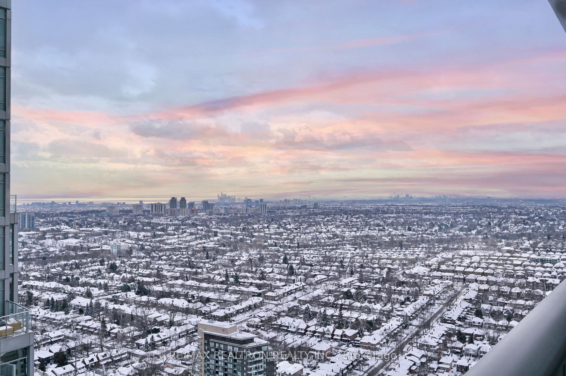 Photo 32 of Unit 4205, 2221 Yonge Street, Toronto, Mount Pleasant West — HOMEH