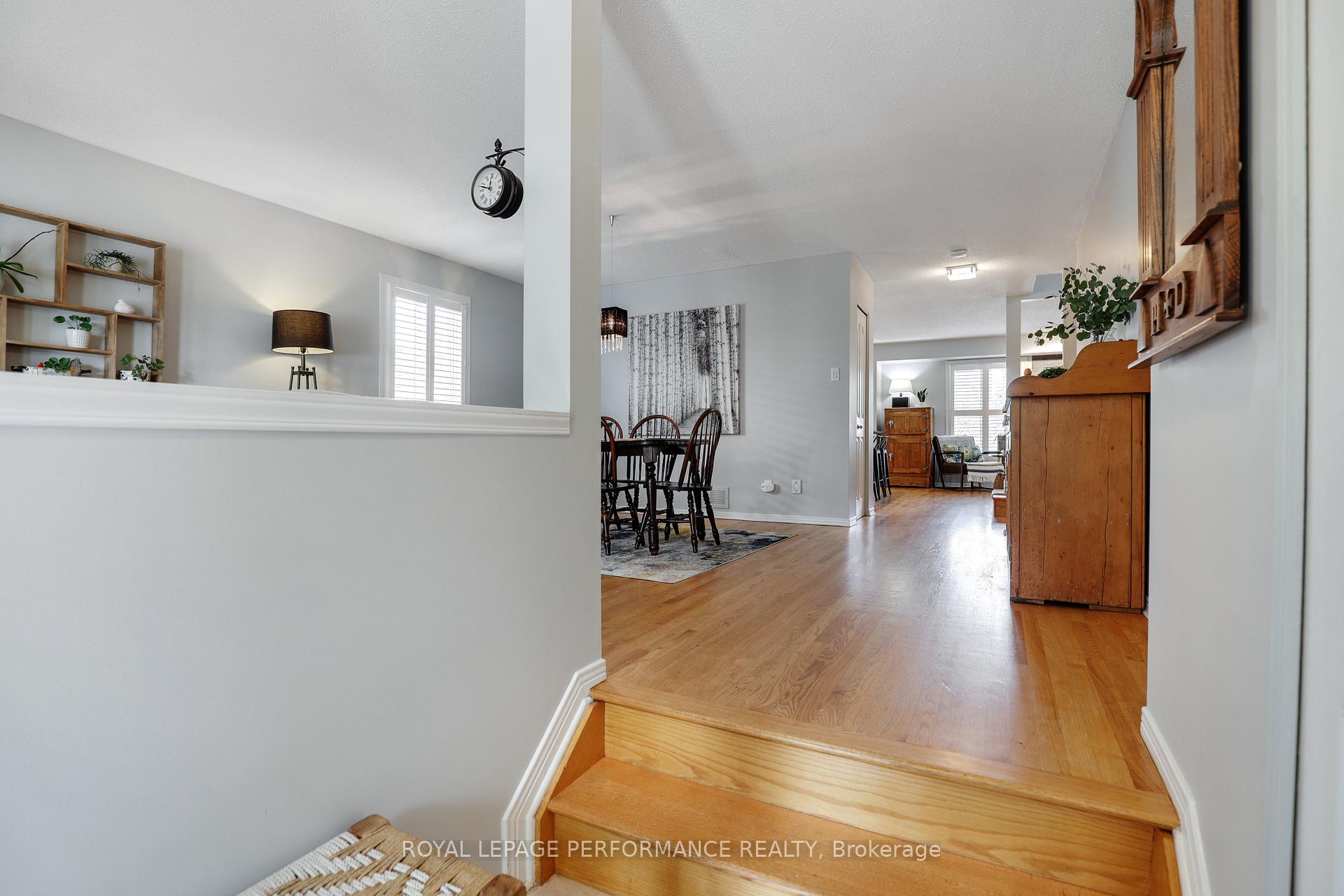 Photo 6 of 824 Covehead Crescent, Ottawa, Riverside South/Gloucester Glen — HOMEH